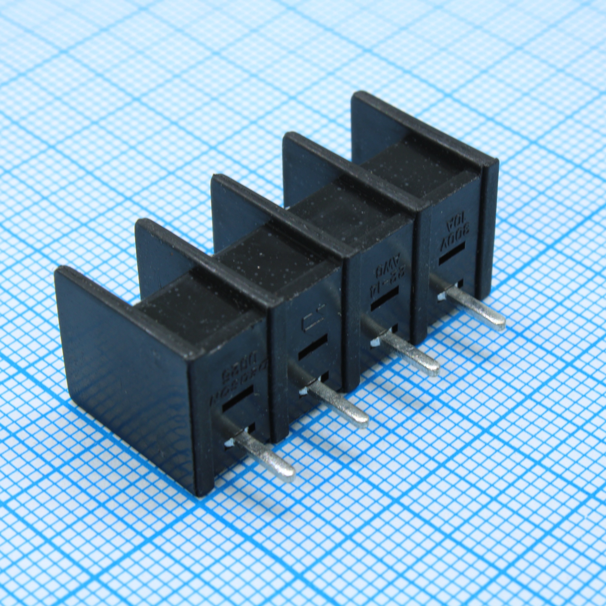 DG25S-B-04P-13-00A(H) - Барьерный клеммный блок 4 контакта. Серия DG25S-B