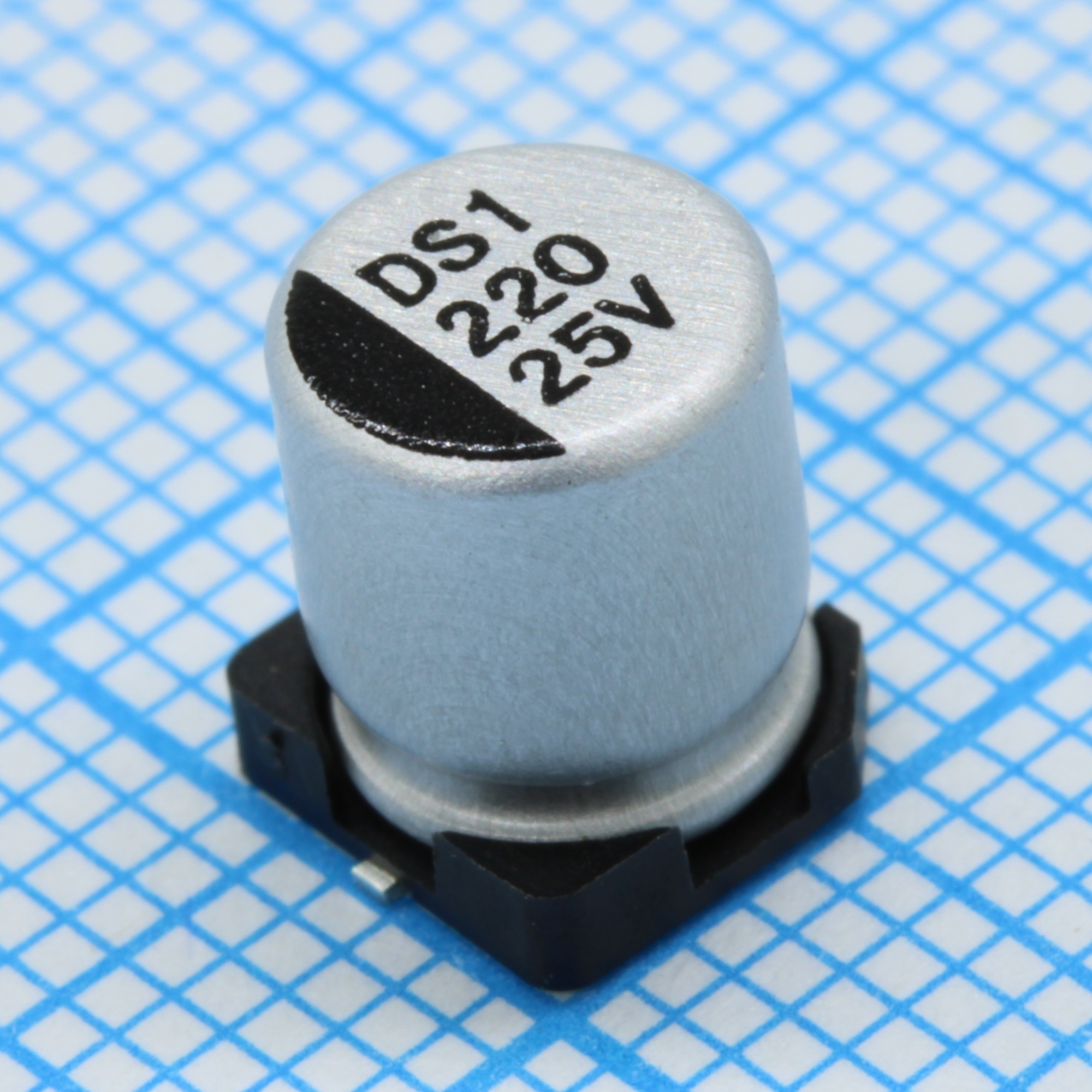 CDS025M221E7DPKKKV00R - Конденсатор алюминиевый электролитический 220мкФ 25В ±20% (6.3 X 7мм) для поверхностного монтажа 0.2 Ом 600мА 2000час 105°С лента на катушке