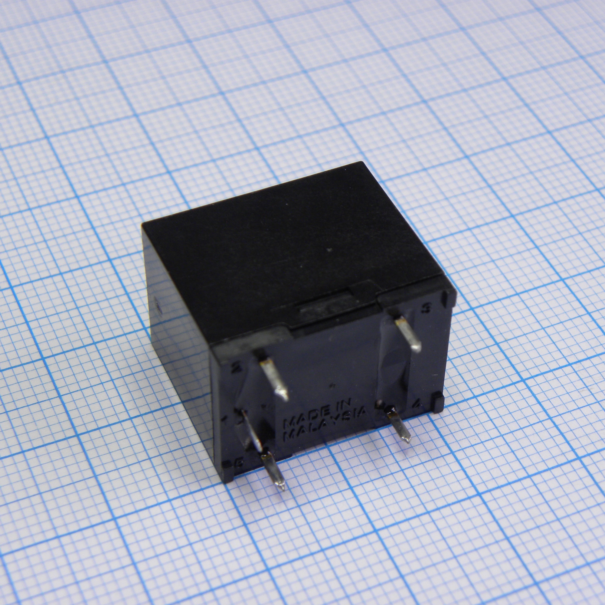 G5LE-1-12DC - Универсальное реле, серия G5LE, силовое, без защелки, SPDT, 12В DC, 10А