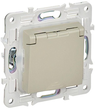 SKANDY Розетка 1-местная с заземлением с защитными шторками и крышкой 16А IP44 SK-R11B бежевый IEK SK-R16-16-44-K10
