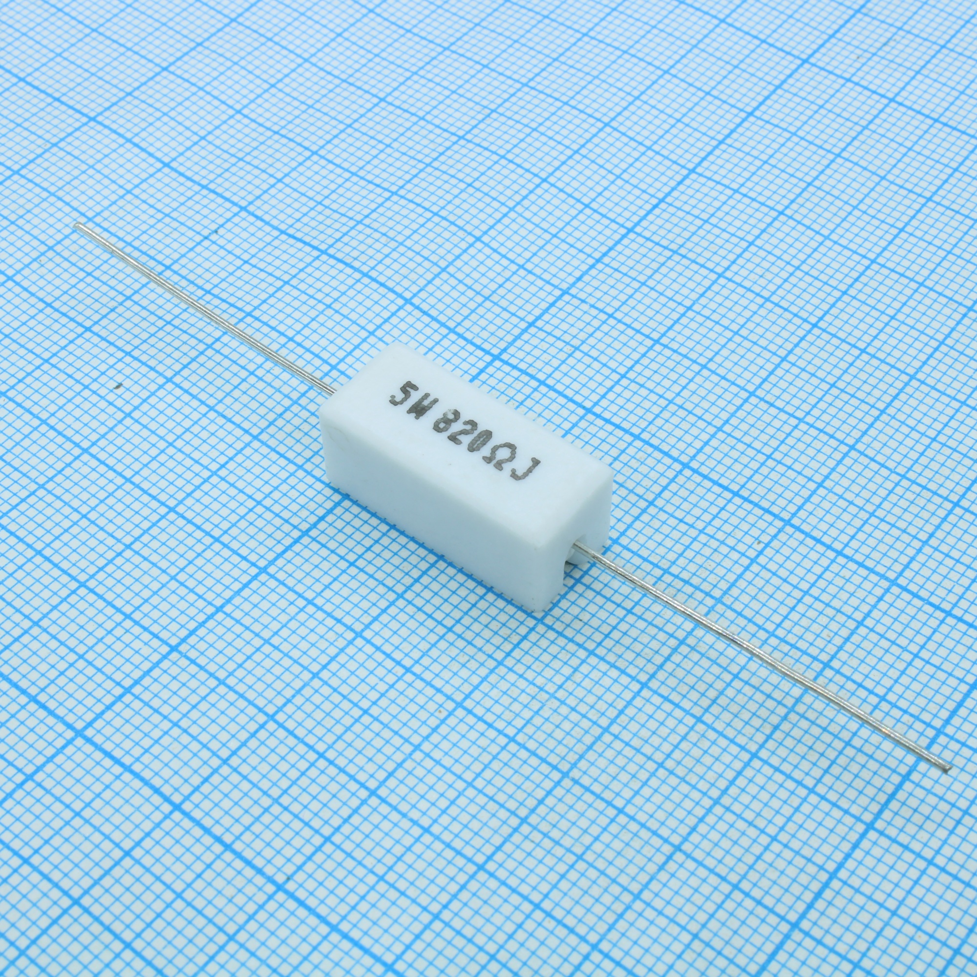 SQP5WJ820RB - Резистор цементный аксиальный 820Ом ±5% 5Вт