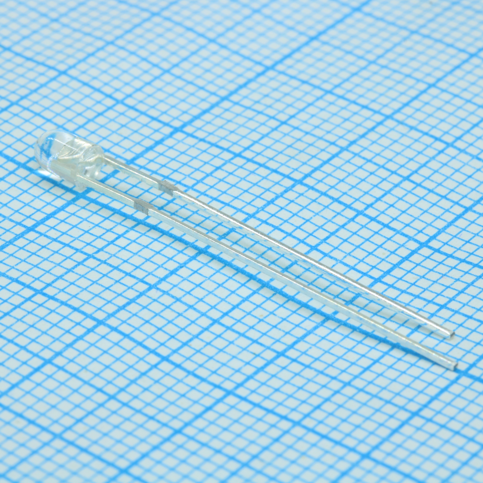 FYL-3004UBC1L - Светодиод 3мм/синий/470нм/2000мкд/прозрачный/35°