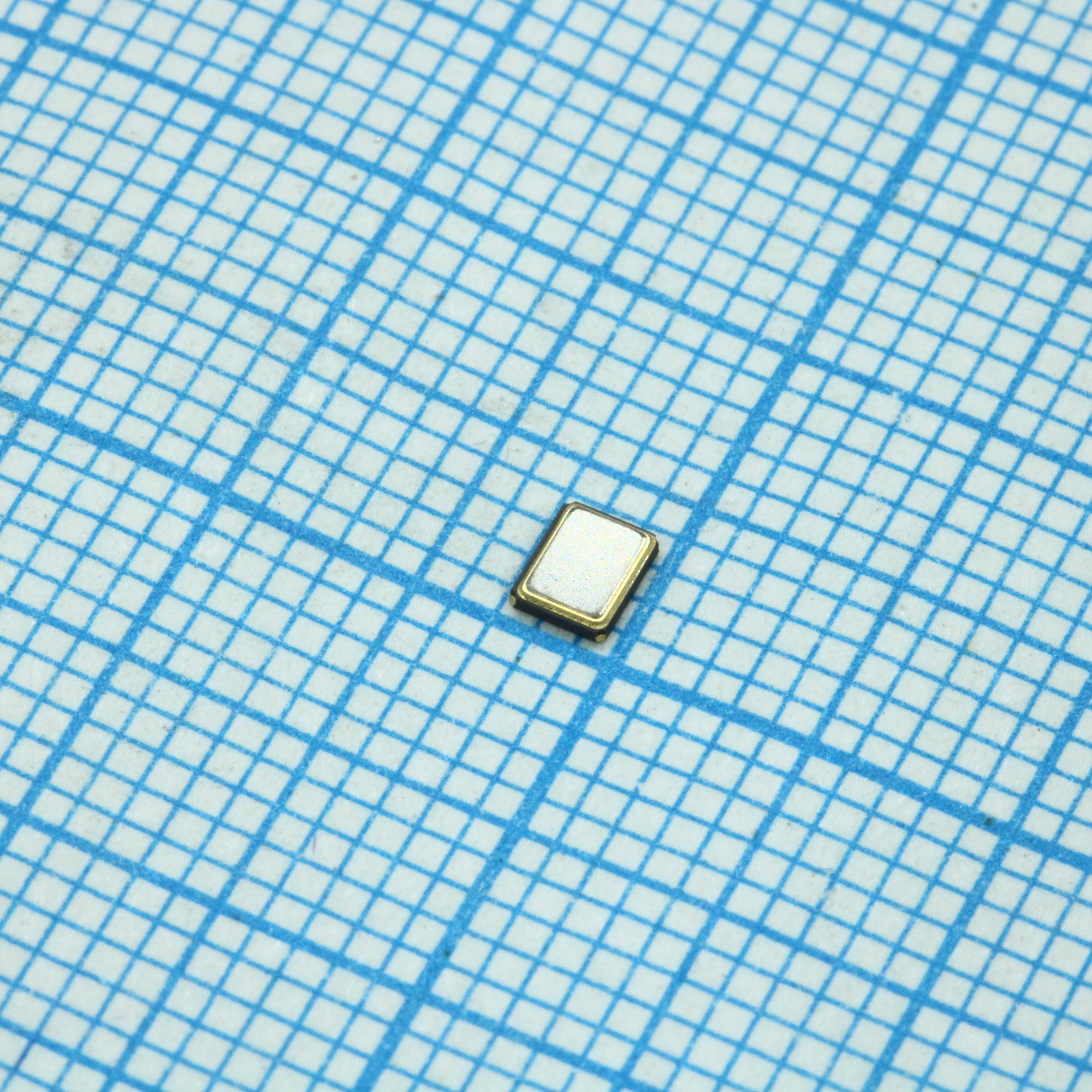 WTL3M85286FO - Резонатор кварцевый: 12МГц, 30ppm, Cшунт = 5пФ, Cнагр = 12пФ