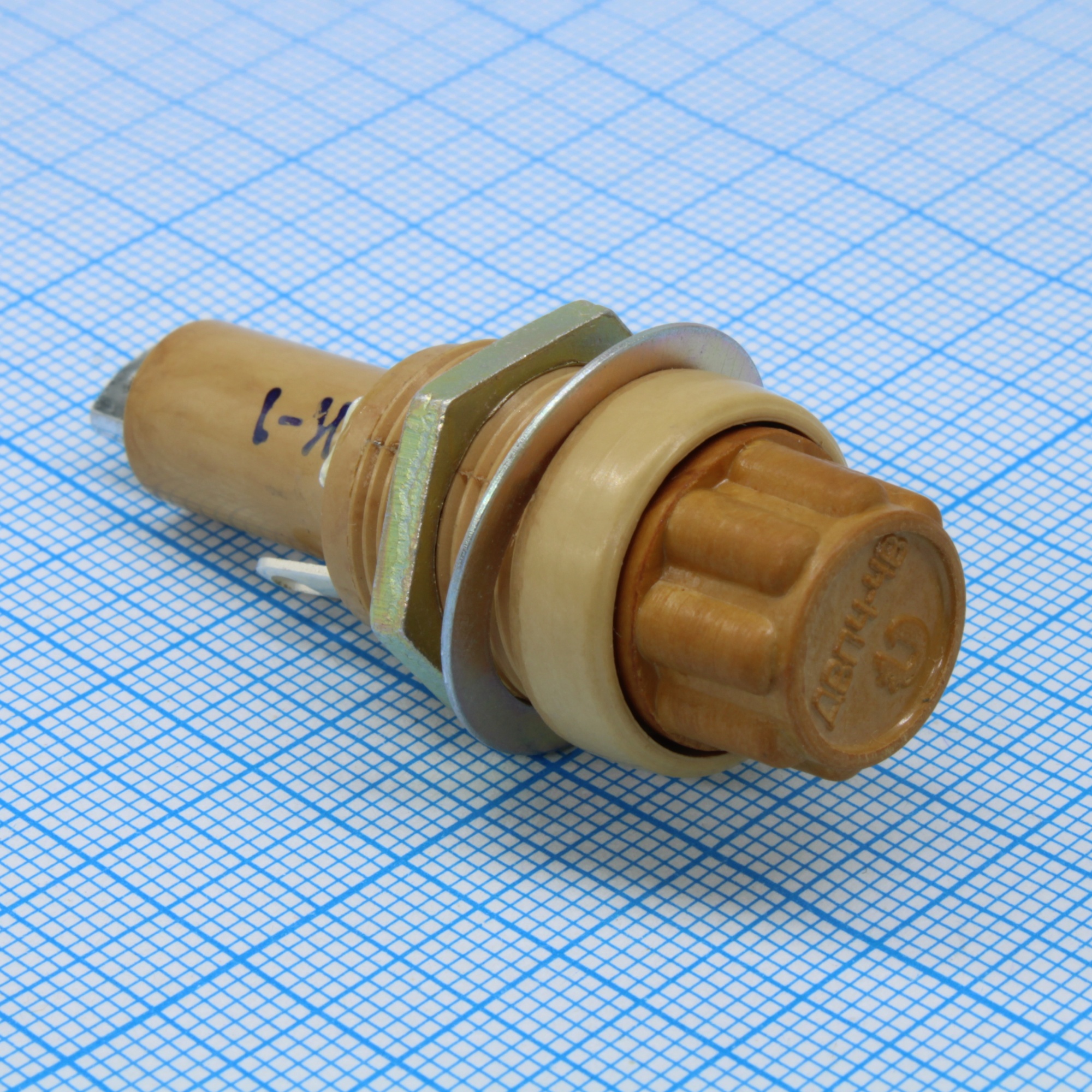 ДВП4-4В - Держатель предохранителя 7х30