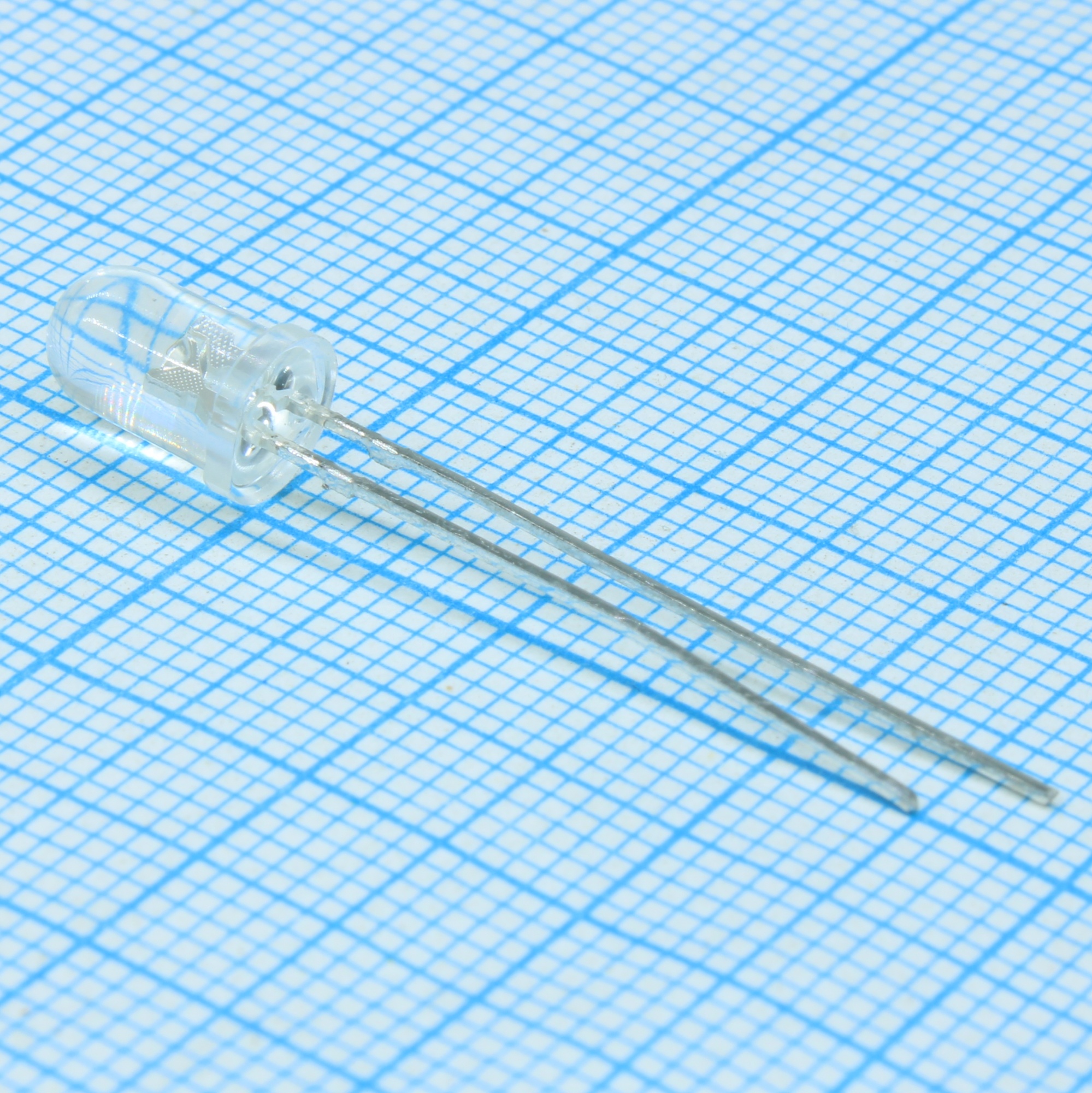 C512A-WNN-CZ0B0151 - Светодиод 5мм белый холодный 4600К 25° россыпь