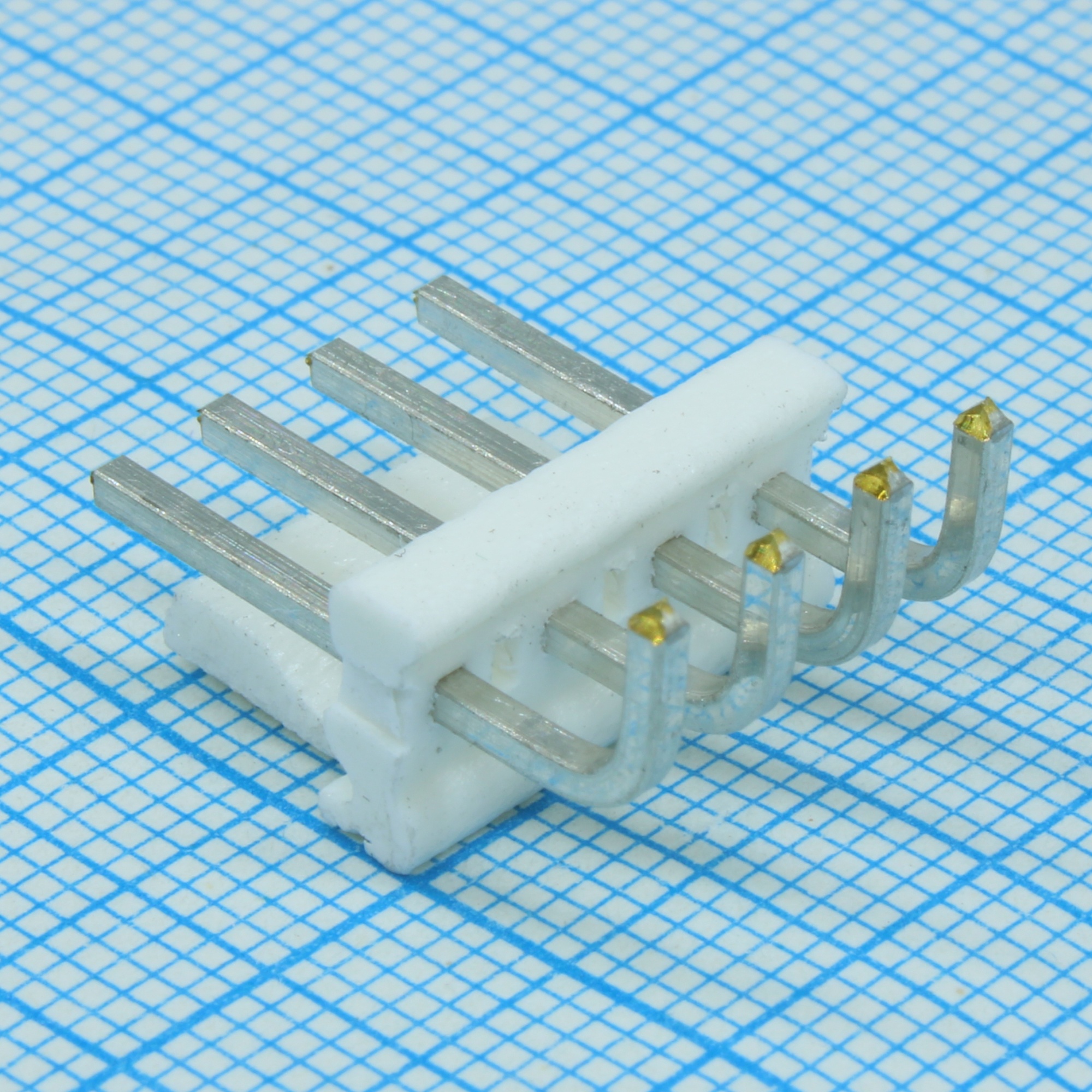 640389-4 - Соединитель провод-плата HDR 4 контакта шаг 3.96мм угловой монтаж в отверстие
