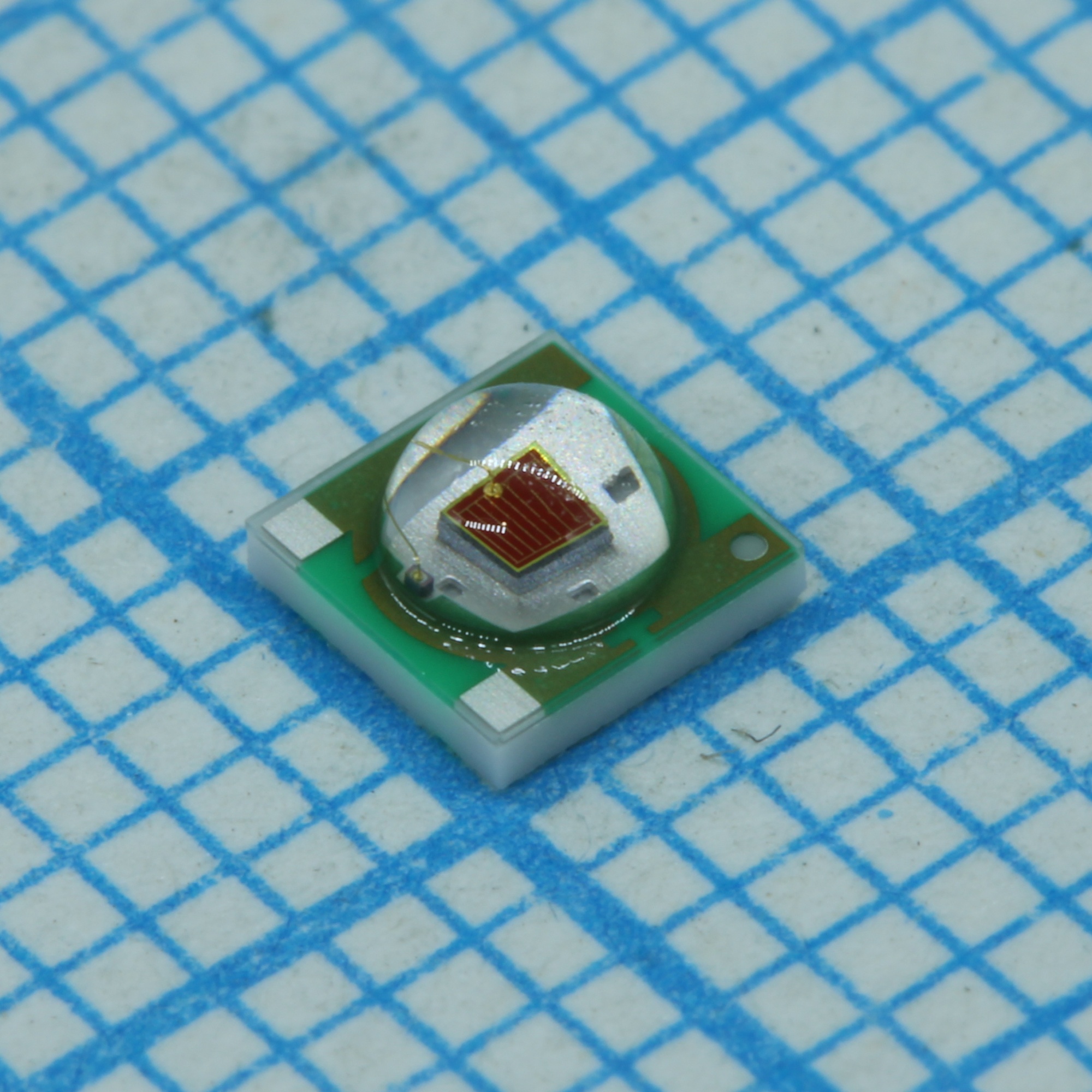 XPCAMB-L1-0000-00401 - Светодиод smd XLAMP 3,45х3,45мм/янтарный/595нм/51.7Лм при 350мА 2.2В/120°