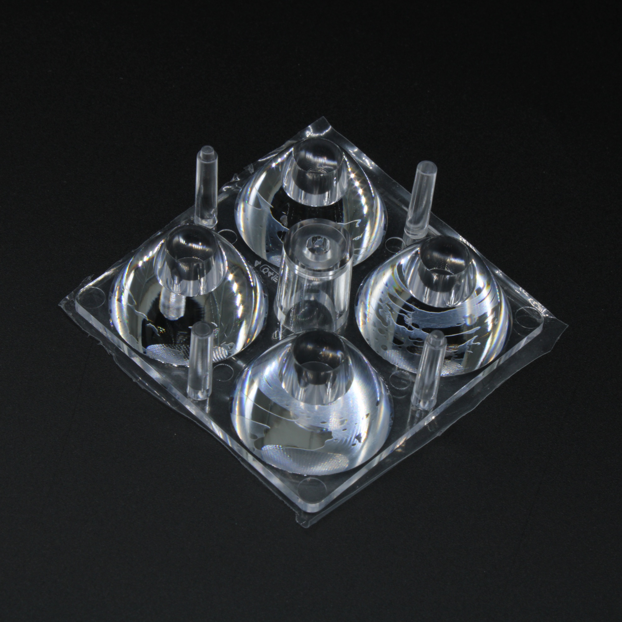 ALSP50D4LED3535T7 - Групповая квадратная линза 2x2 на 4 светодиода 3535/3030, ~7°,  эфф=93%, 50x50mm  H:15mm, PC