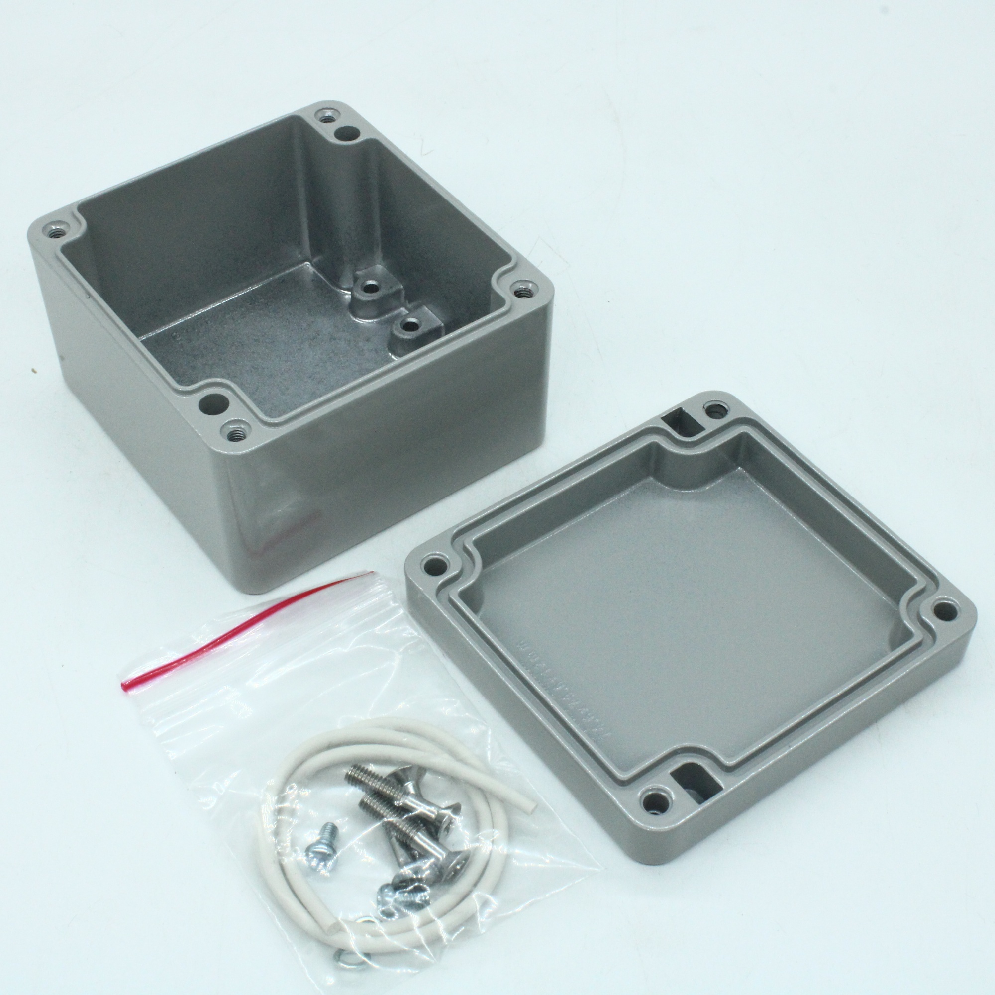 G110G - Герметичный алюминиевый корпус IP65, светло-серый