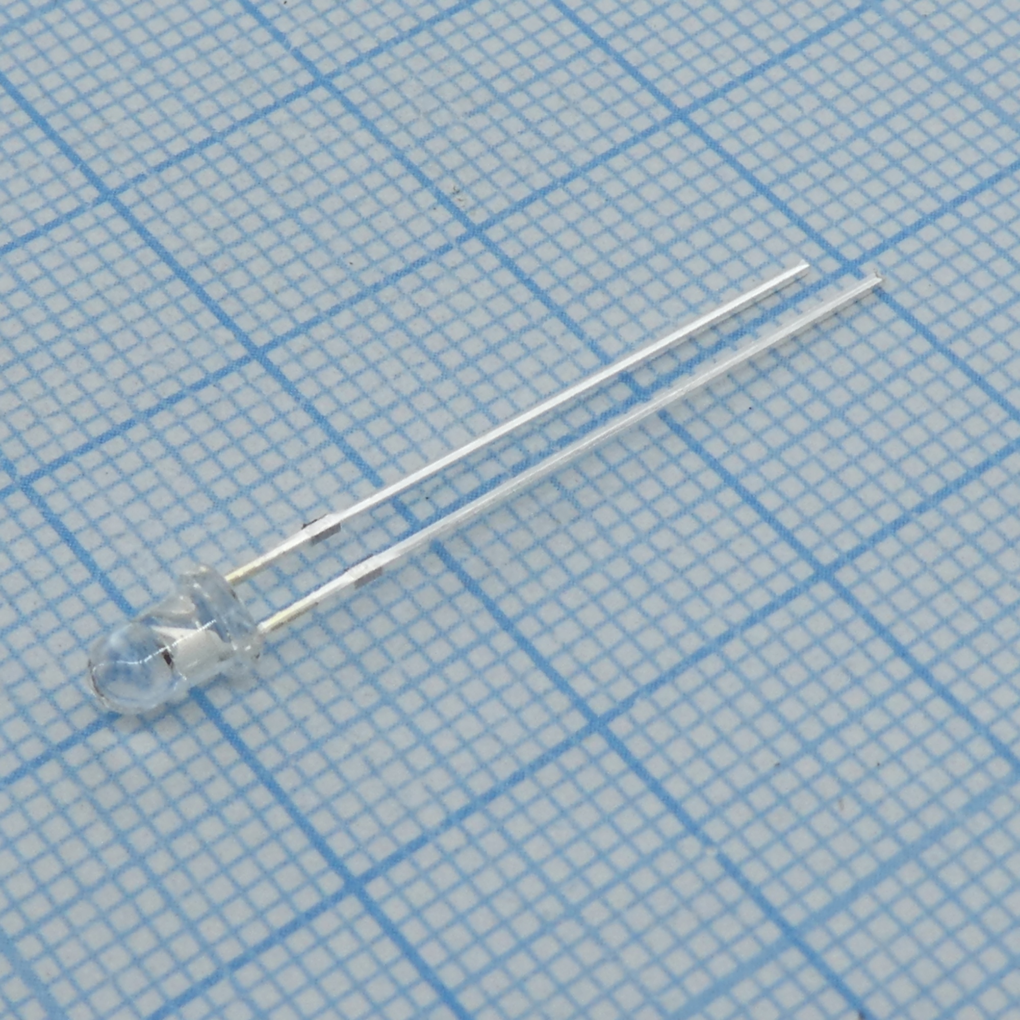 FYL-3014PURC1A - Светодиод Змм Красный, прозрачный 6000мКд 30°