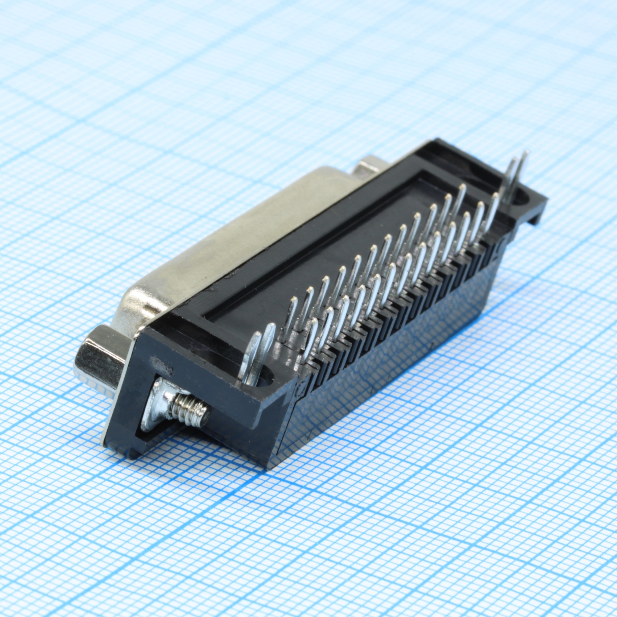 DS1037-25FNAKT74-0FF - Разъем D-Sub (розетка) угловой 25 контактов на плату