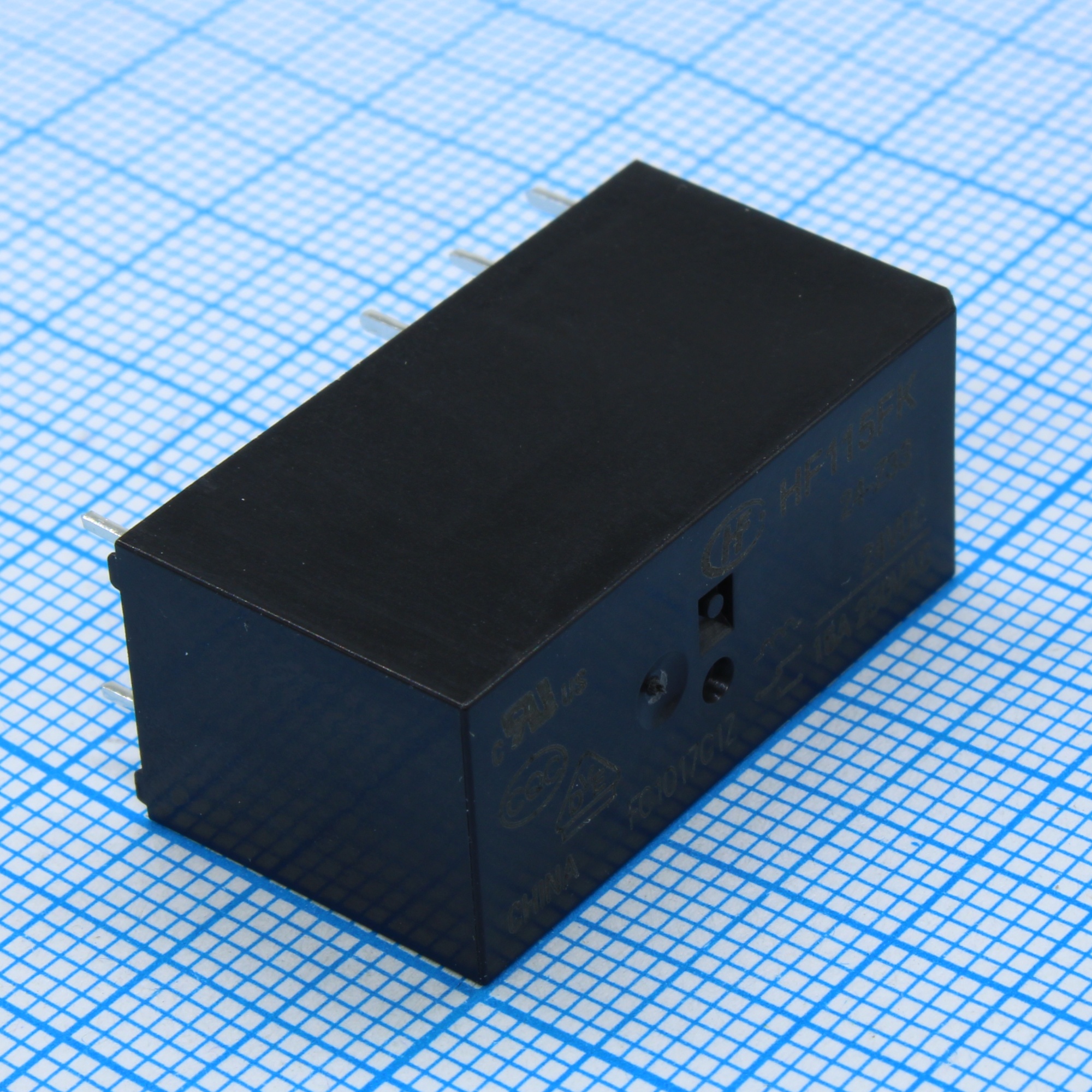 HF115FK/24-Z33 - Реле силовое, 16 А, 24 В, одна контактная группа на переключение