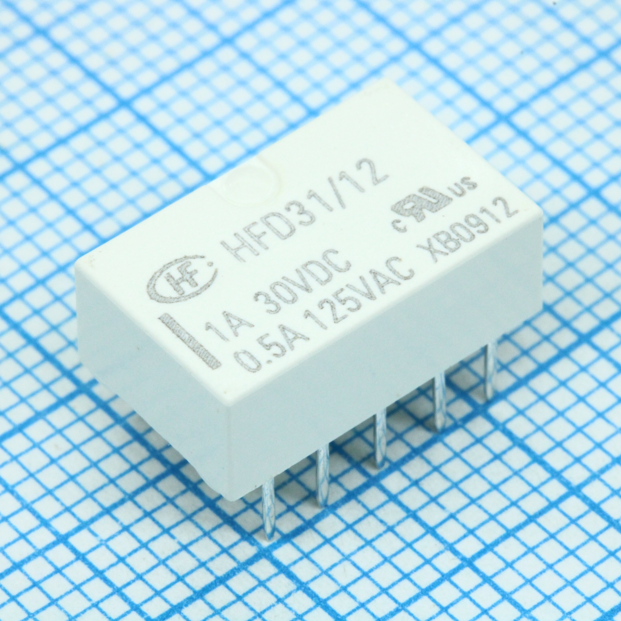 HFD31/12 - Реле сигнальное сверхминиатюрное 2А две группы на переключение катушка 12В