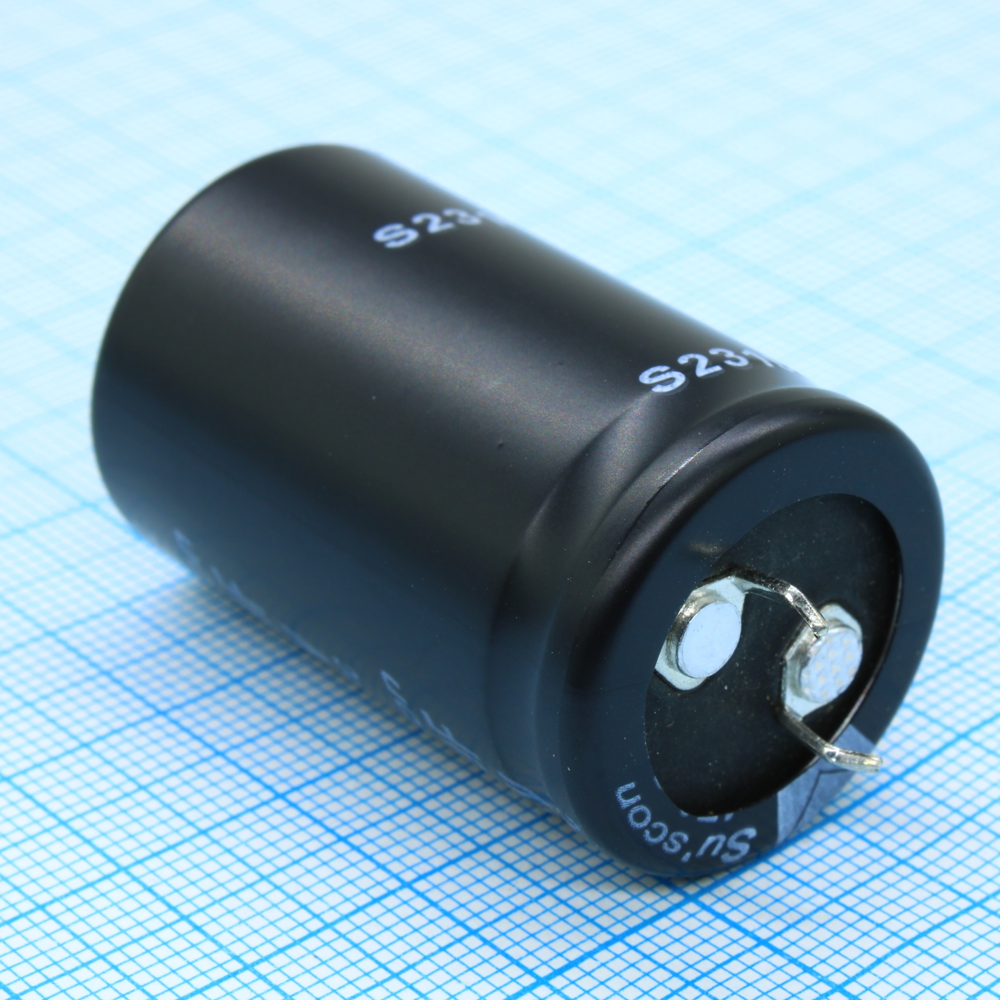 LZ250M471N400KKKYL0R - Конденсатор алюминиевый электролитический 250В  470мкФ ±20%, 25*40 P:10мм с защекивающими выводами 1630мА 2000ч -40…+105°С