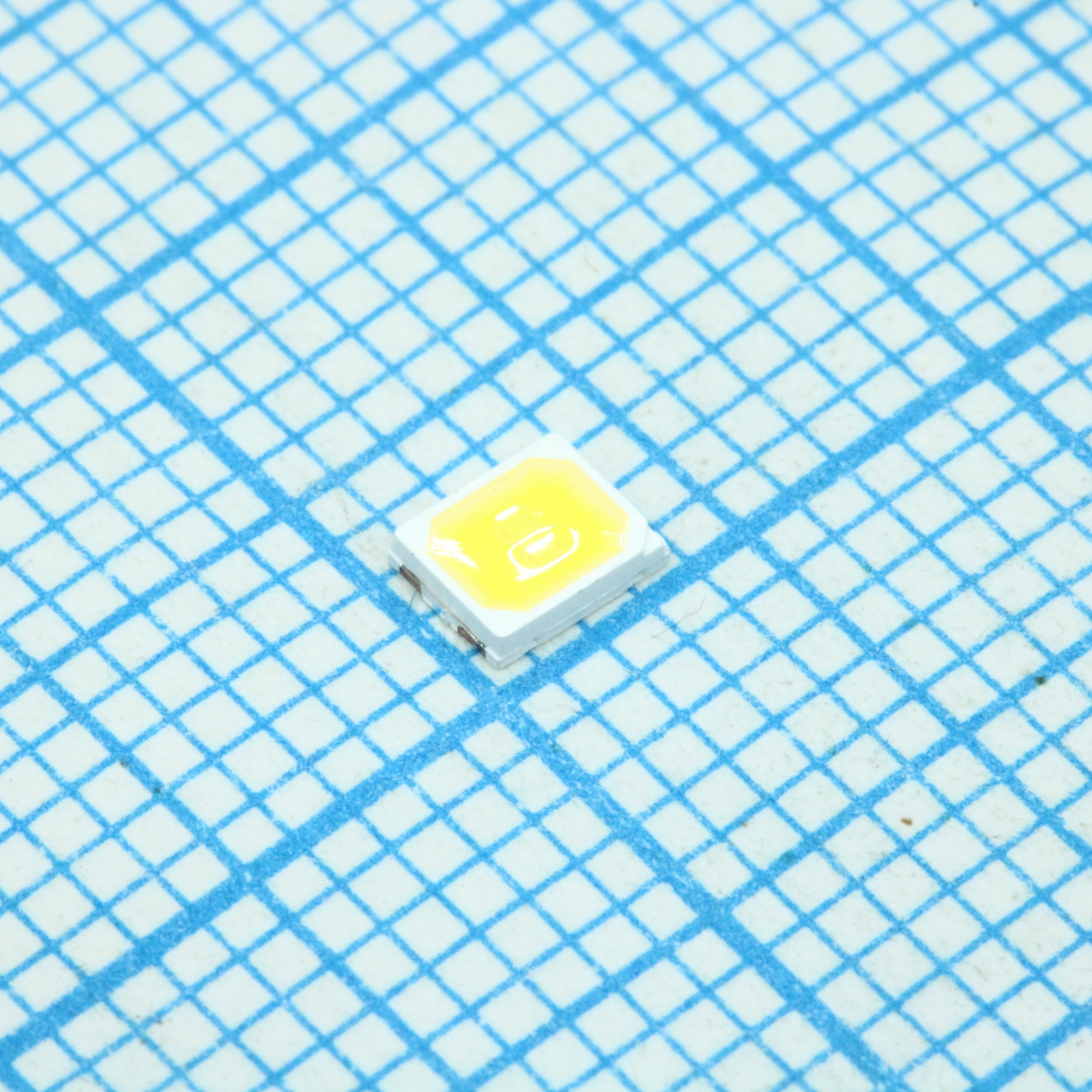 GWJTLPS1.EM-KMLN-XX52-1-150-3-B-R33 - Светодиод серия Duris E2835, 5700°К, 3В, 0.5Вт, KM (72-76Лм при 150мА), 149Лм/Вт, CRI=80