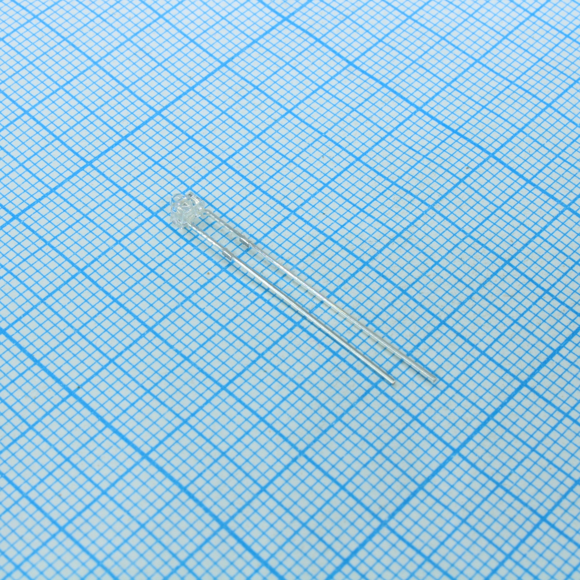 FYL-1804LURC1A - Светодиод 1,8мм красный ультра, прозрачный 630нм 1200мКд 40°