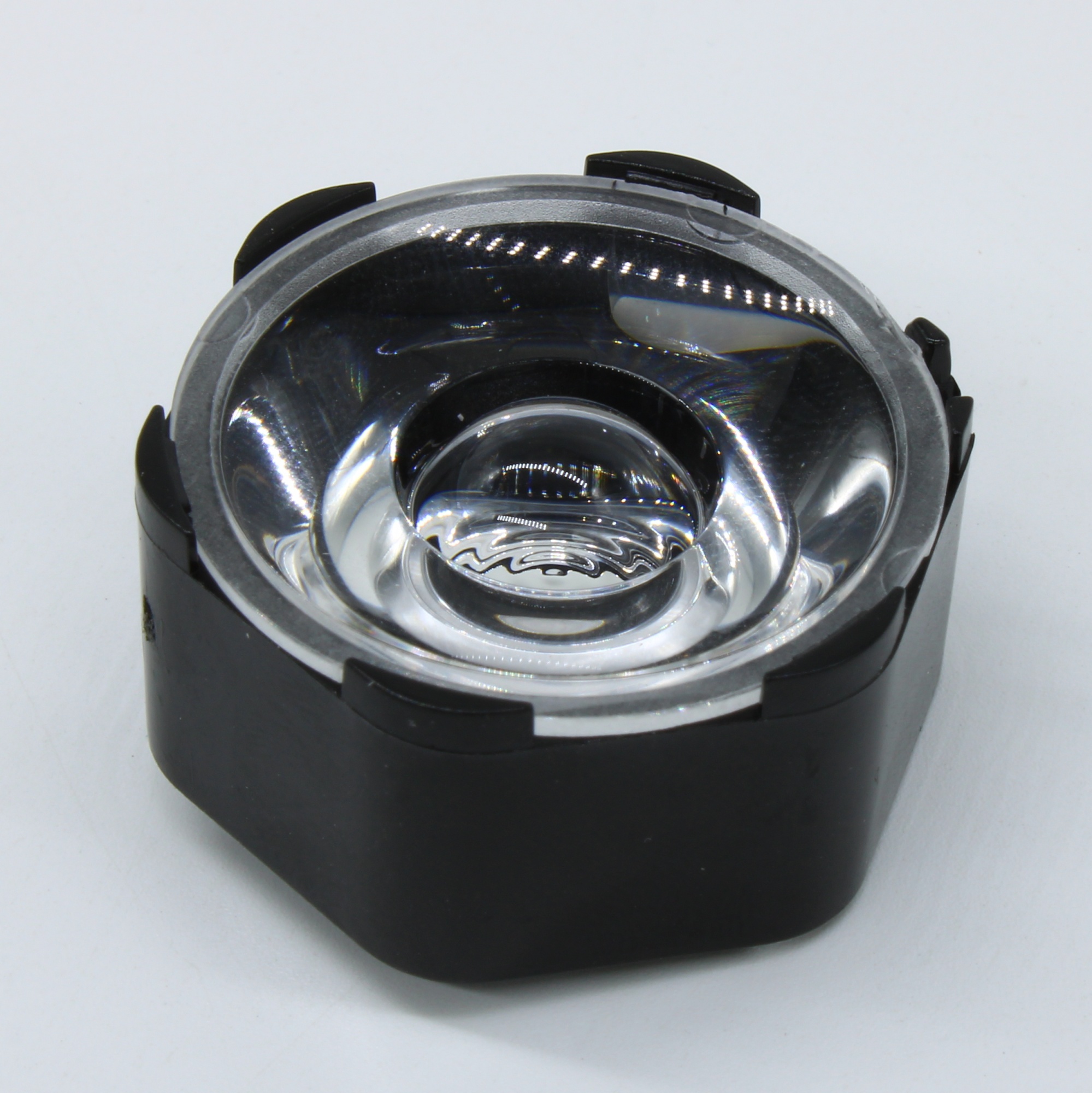 AYS29DH17-5G-HOLDER-P - Линза с черным  гексагональным холдером с пинами для светодиода 3535/3030/5050,  эфф=90%, ~5°,  29,1mm  H:17mm, PMMA