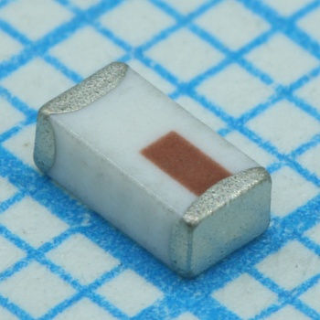 2450AT18B100E - ЧИП-антенна -0.5дБи полоса 2500МГц 2-Pin CSMD лента на катушке