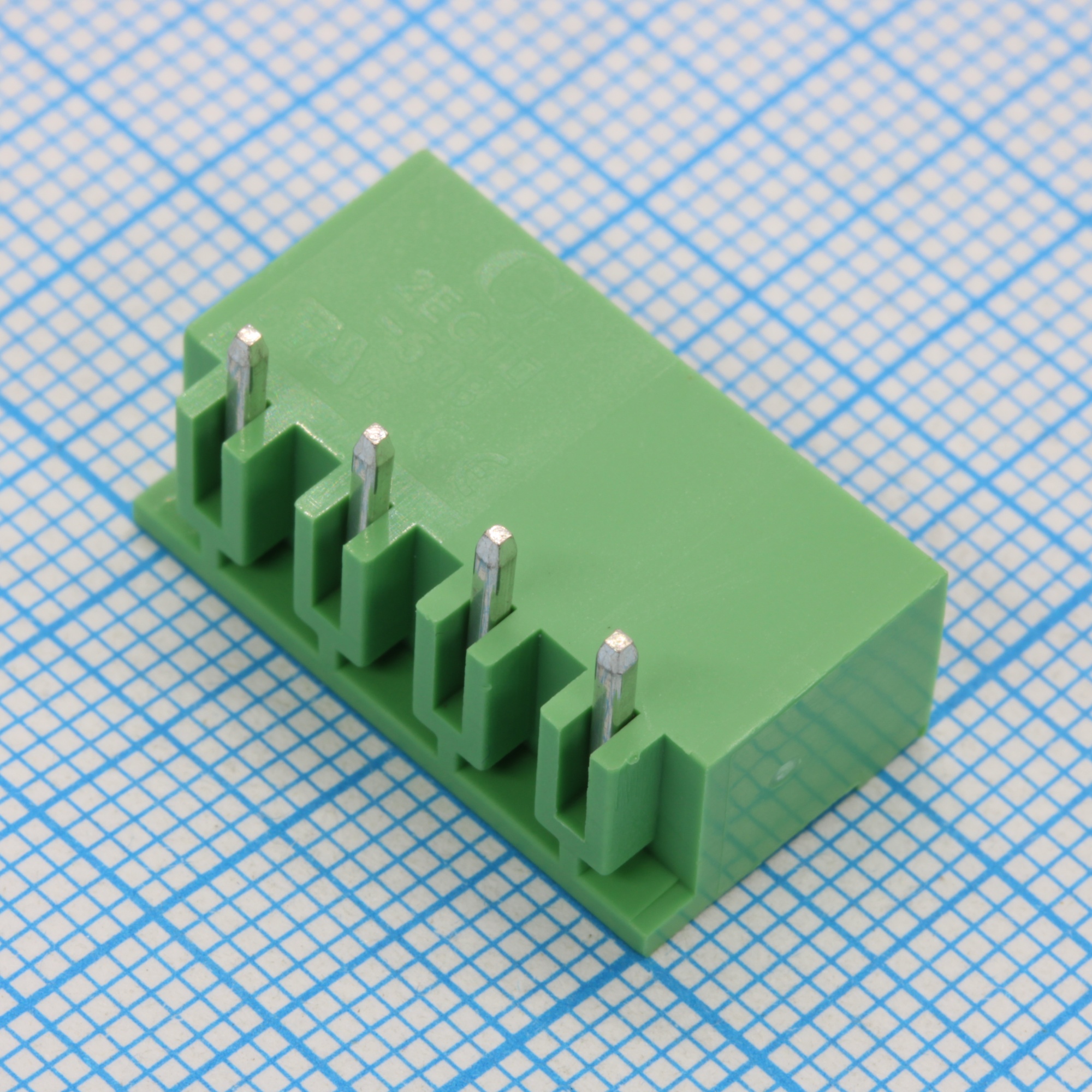 2EGTRC-5.08-04P-14-00 - Разъемный клеммный блок на плату, 4 контакта. Серия 2EGTRC-5.08