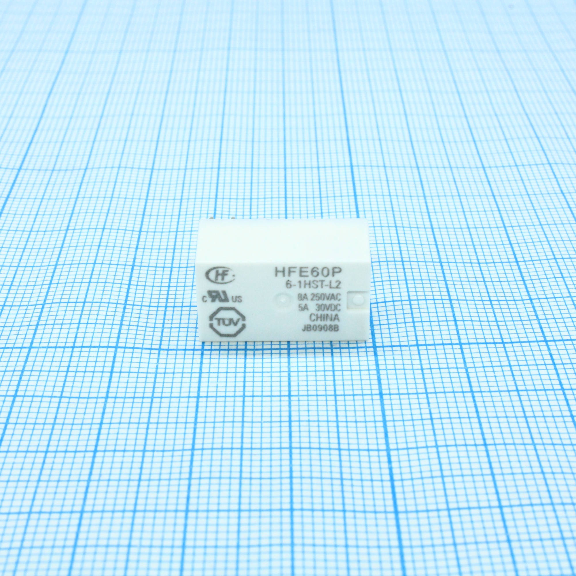 HFE60P/6-1HST-L2 - Реле силовое сверхминиатюрное 8А один контакт на замыкание 2 катушки по 6В 300мВт