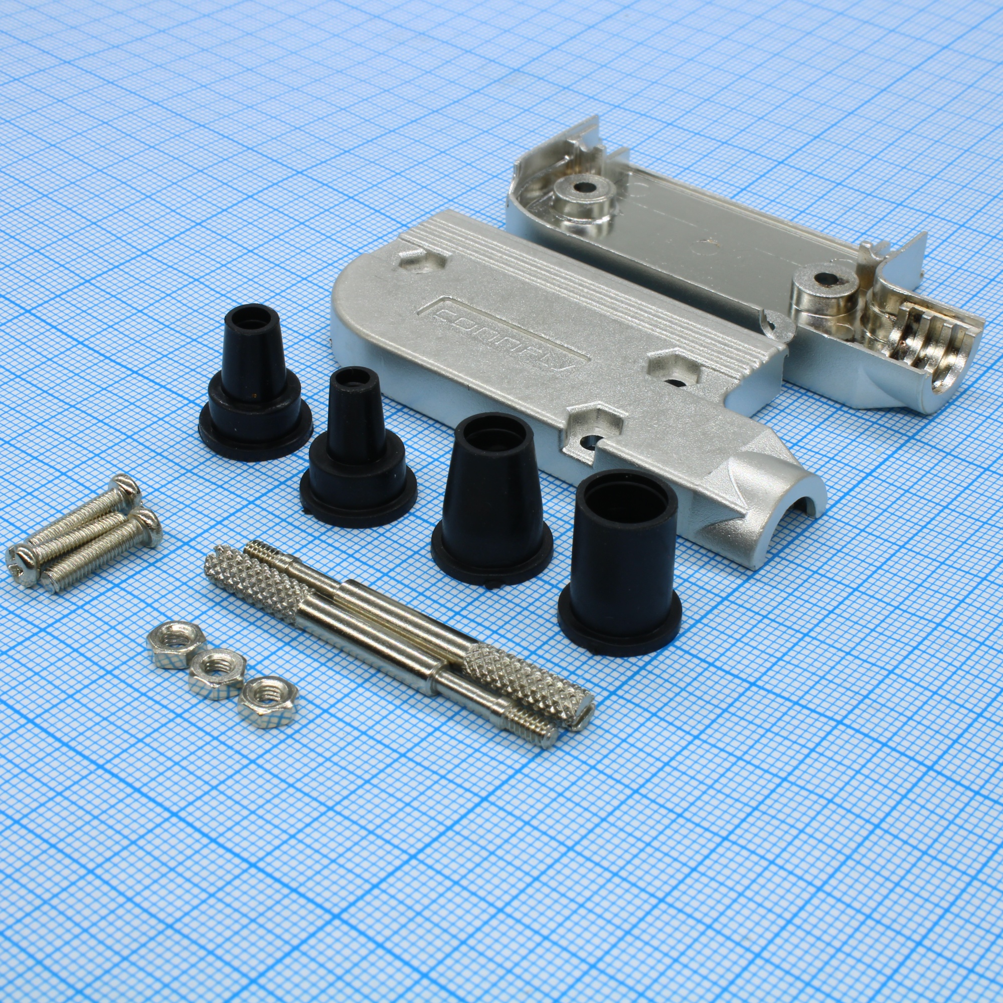 DS1047-01-25M2 - Кожух для разъема D-Sub 25pin с удлиненными винтами, металлизированный угловой