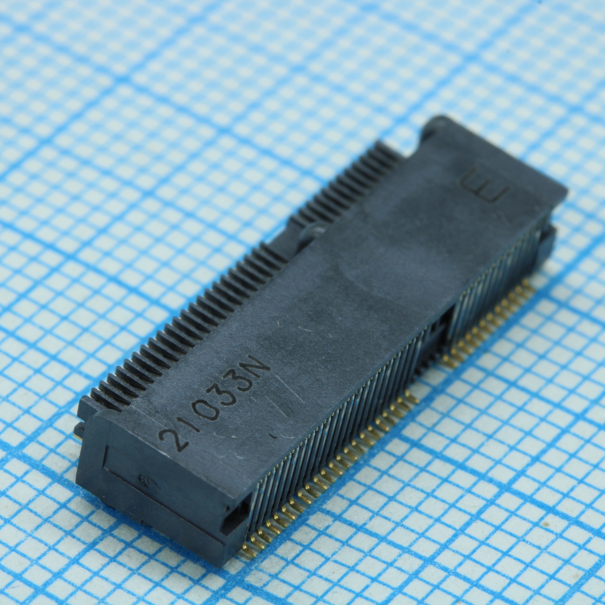 2199230-4 - Разъем карты SKT 67 контактов шаг 0.5мм угловой SMD лента на катушке