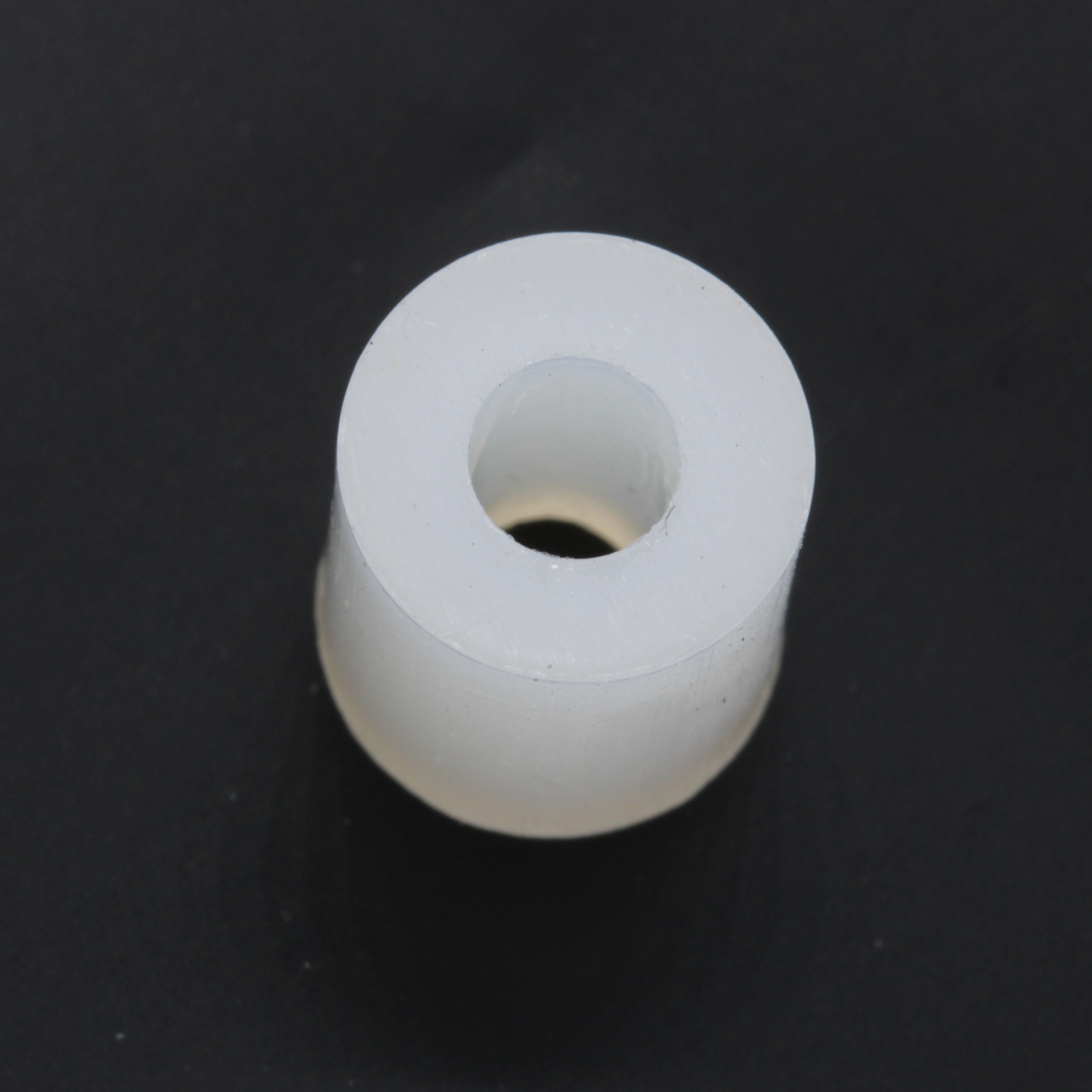 L-KLS8-0114A-LED-7 - Втулка пластмассовая 7мм