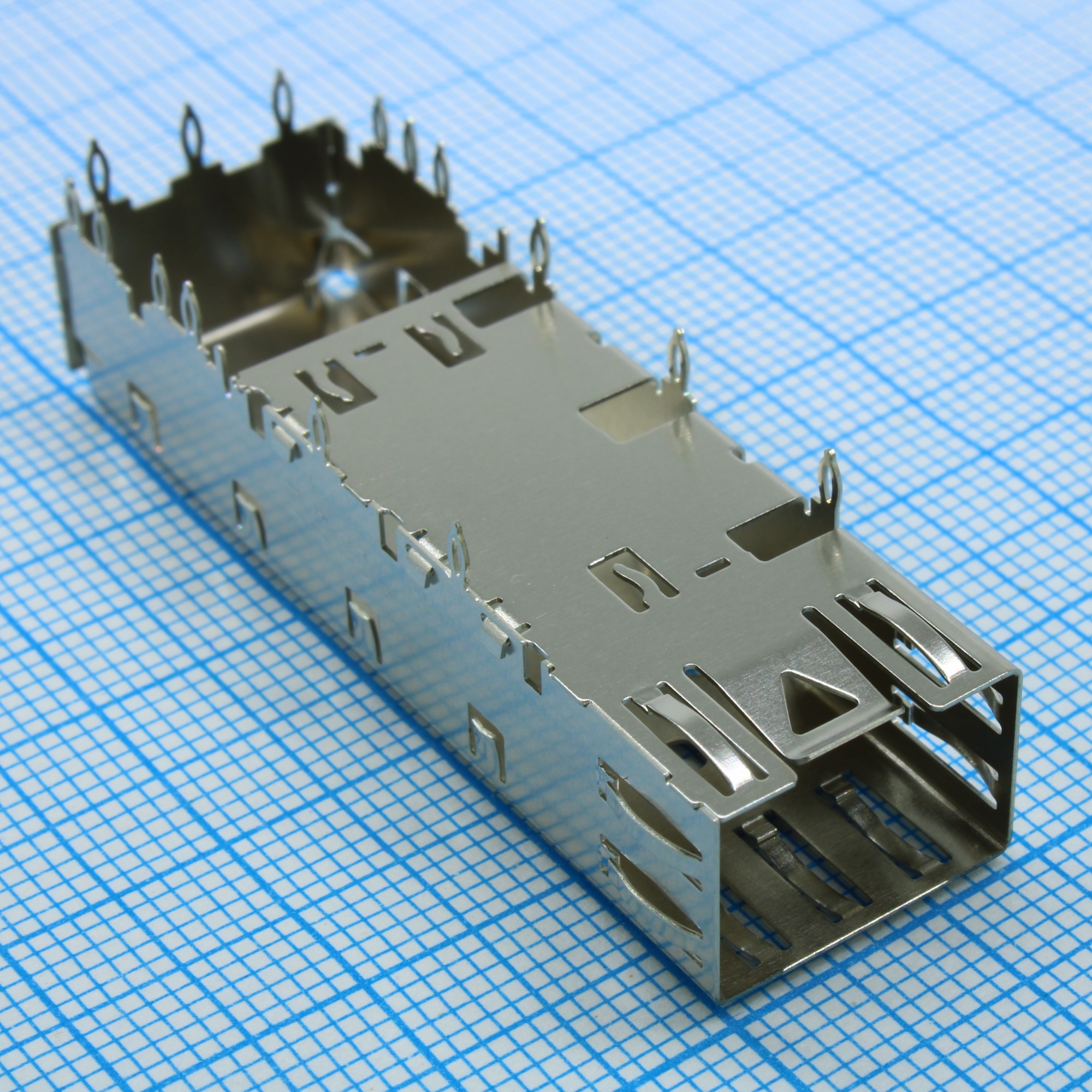747370005 - Корпус разъема SFP металлический