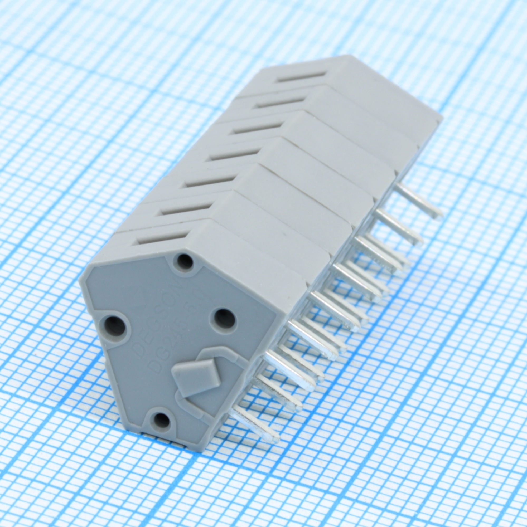 DG245-5.0-07P-11-00A(H) - Нажимной безвинтовой клеммный блок 7 контактов. Зажим типа зажимная клеть. Серия DG245-5.0