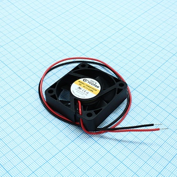 YDM4010C05 - Вентилятор 5В 40х40x10 C, 0.4Вт, 6500 об/мин, 9.3м3/час, 25.1дБ, подшипник скольжения CycleSeal, тип вывода - провод