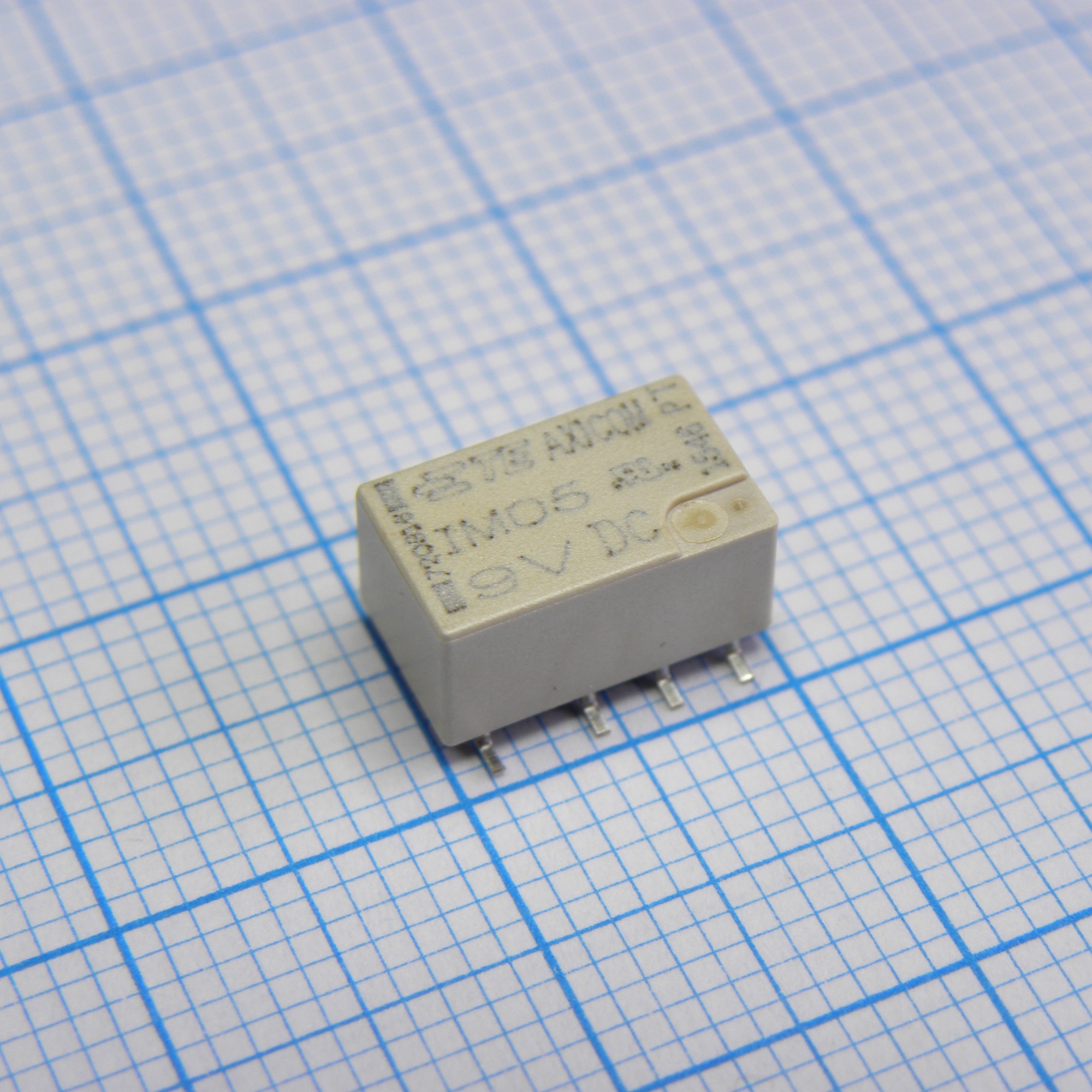 3-1462037-4 - Сигнальное реле для поверхностного монтажа DPDT (два полюса-два направления) 2А катушка 9В 574Ом