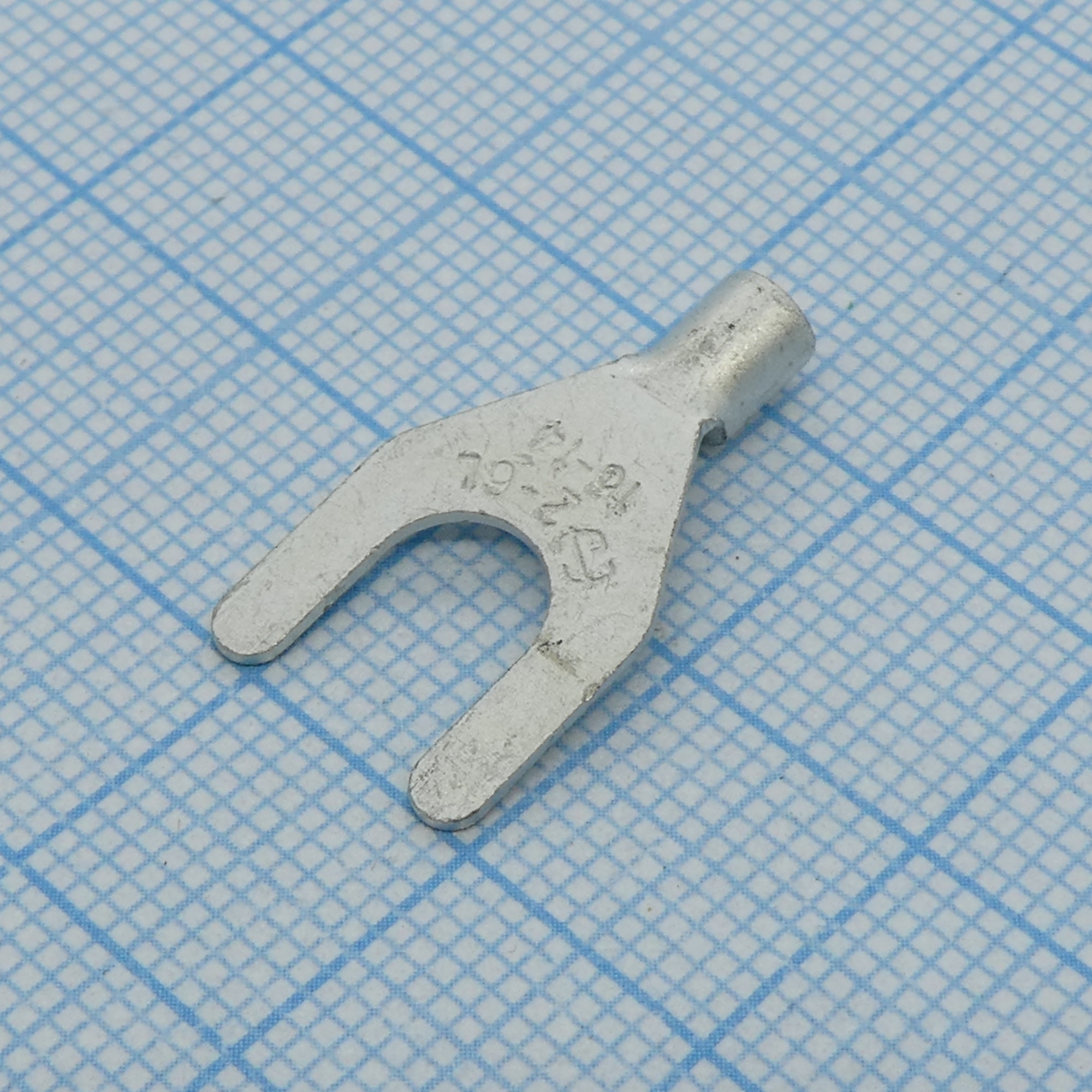 GSNB 2-6L - наконечник кабельный вилочный без изоляции d=6.5мм, сеч. пров.1.5-2.5мм2