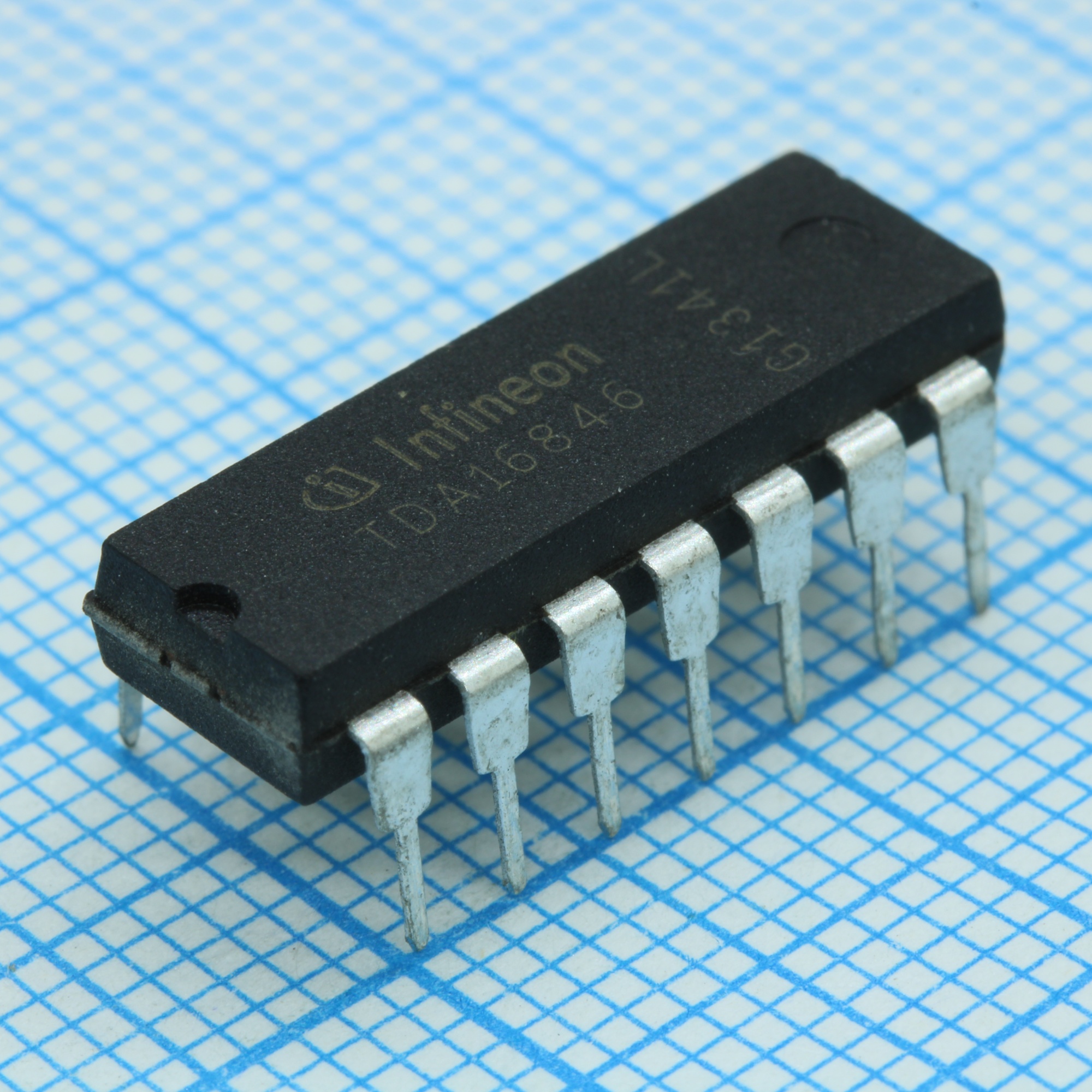 TDA16846 - Контроллер питания 14DIP