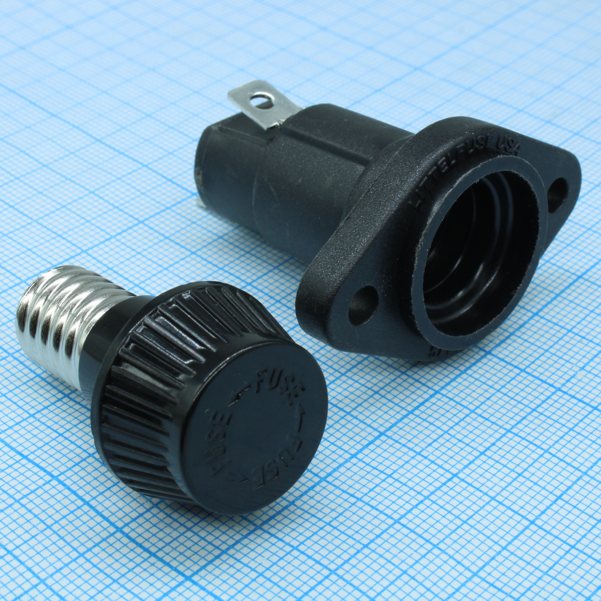 05710007L - Держатель предохранителя монтаж на панель диаметр 22.6 мм