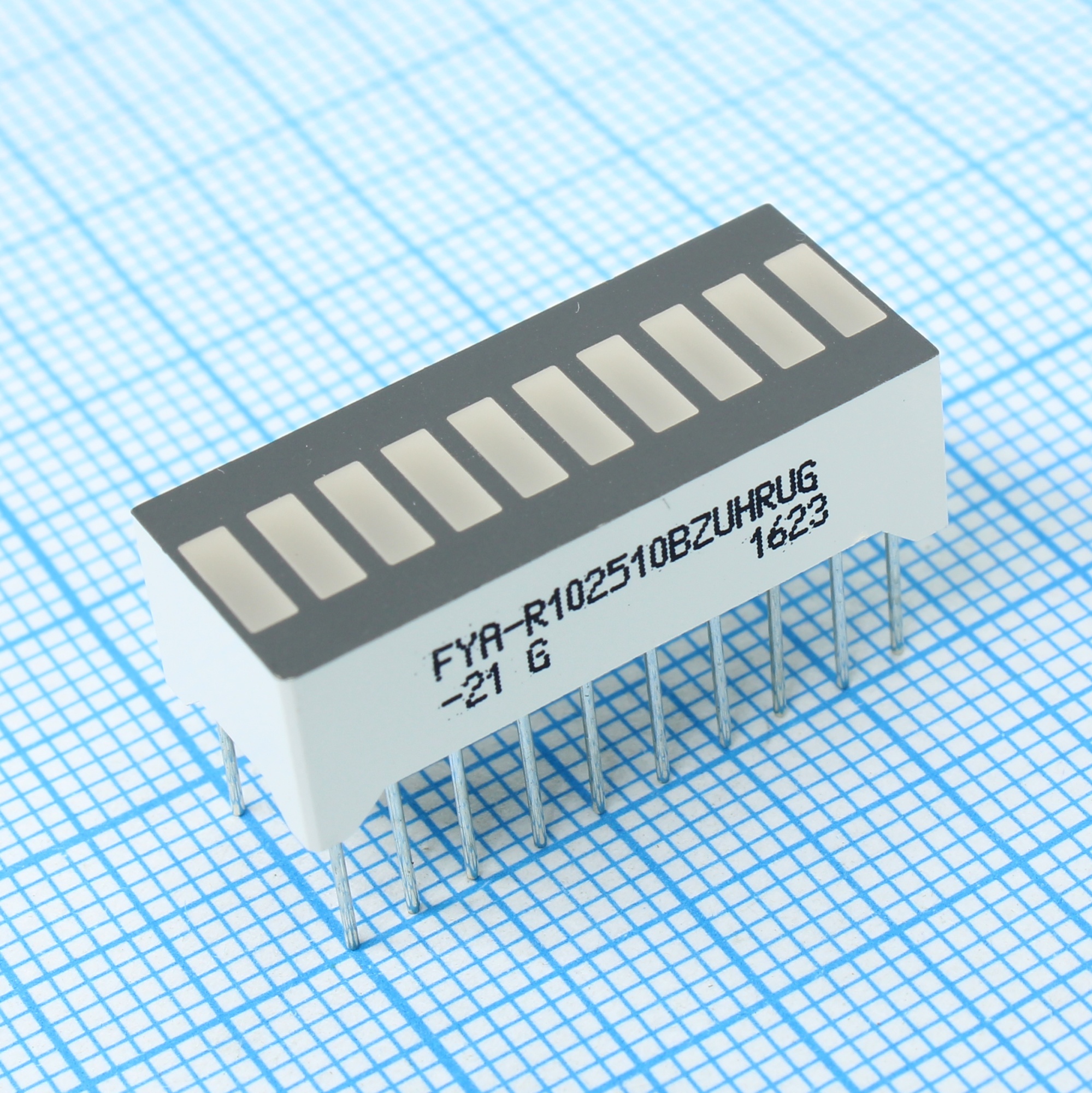 FYA-R102510BZUHRUG-21 - 10 сегментный шкальный дисплей/красный/640нм/20-50мКд - зеленый/570нм/20-60мКд 25,4х10,1мм