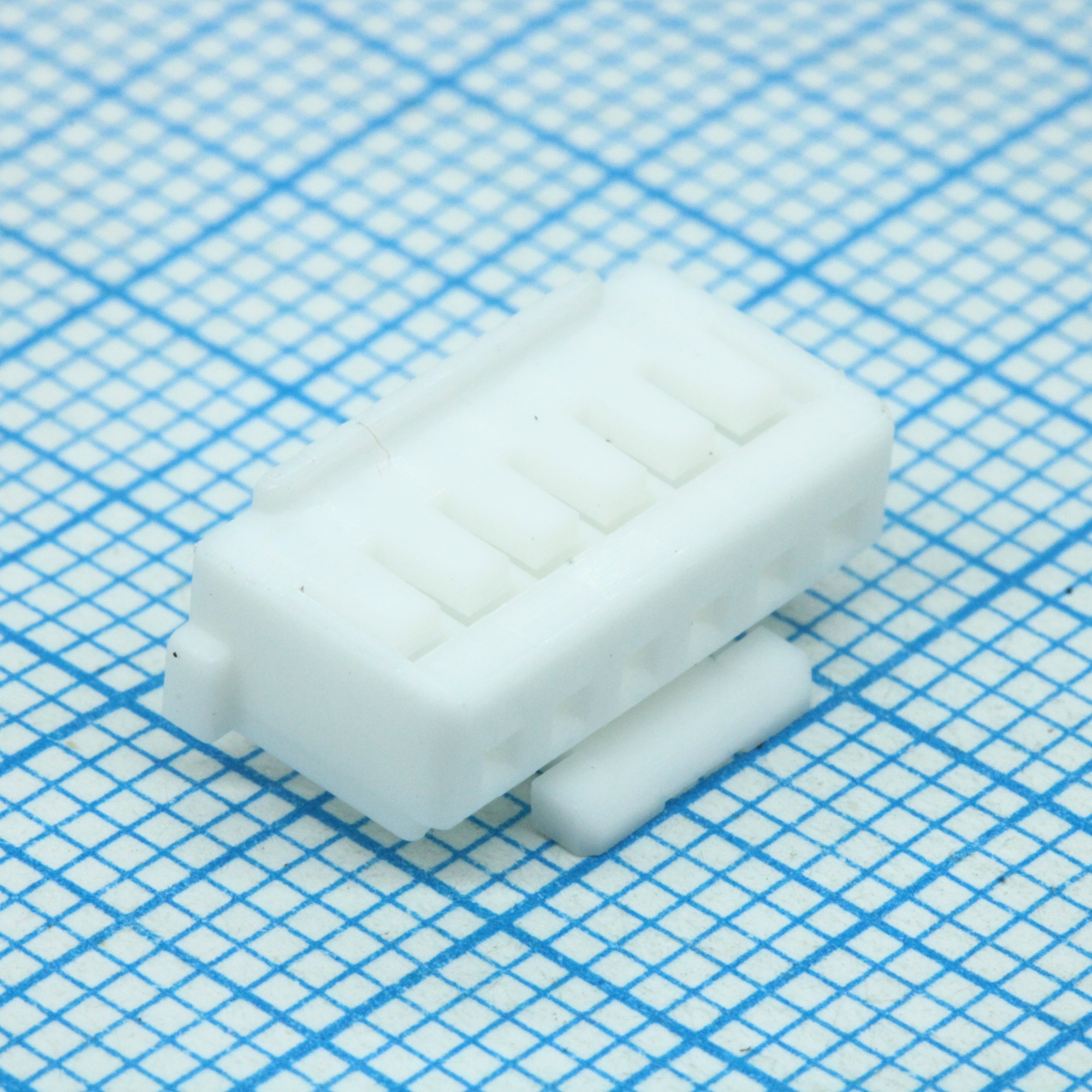 355070600 - Корпус разъема 6 контактов 2мм провод-плата