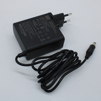 NGE65E18-P1J - AC-DC, 65.1Вт, сетевой адаптер, выход 18В/3.62А, вход 80...264В AC, 47...63 Гц, изоляция 4000B DC, 2xMOPP, 62x30*x65мм, -30...+70C, евровилка, выходной разъем 11мм, диам. 5.5х2.1мм