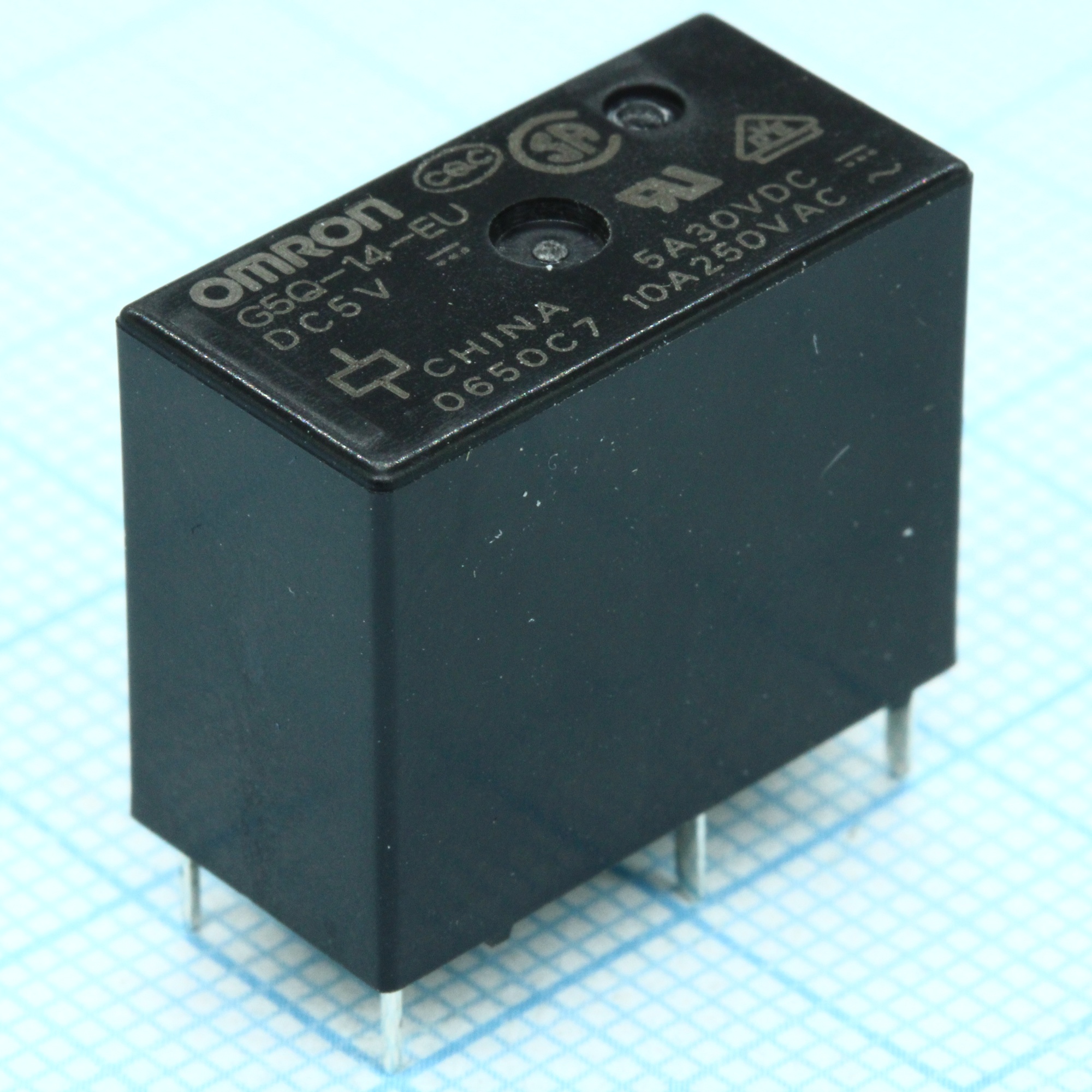 G5Q-14EU-5DC - Миниатюрное реле 10А один контакт на замыкание катушка 5В
