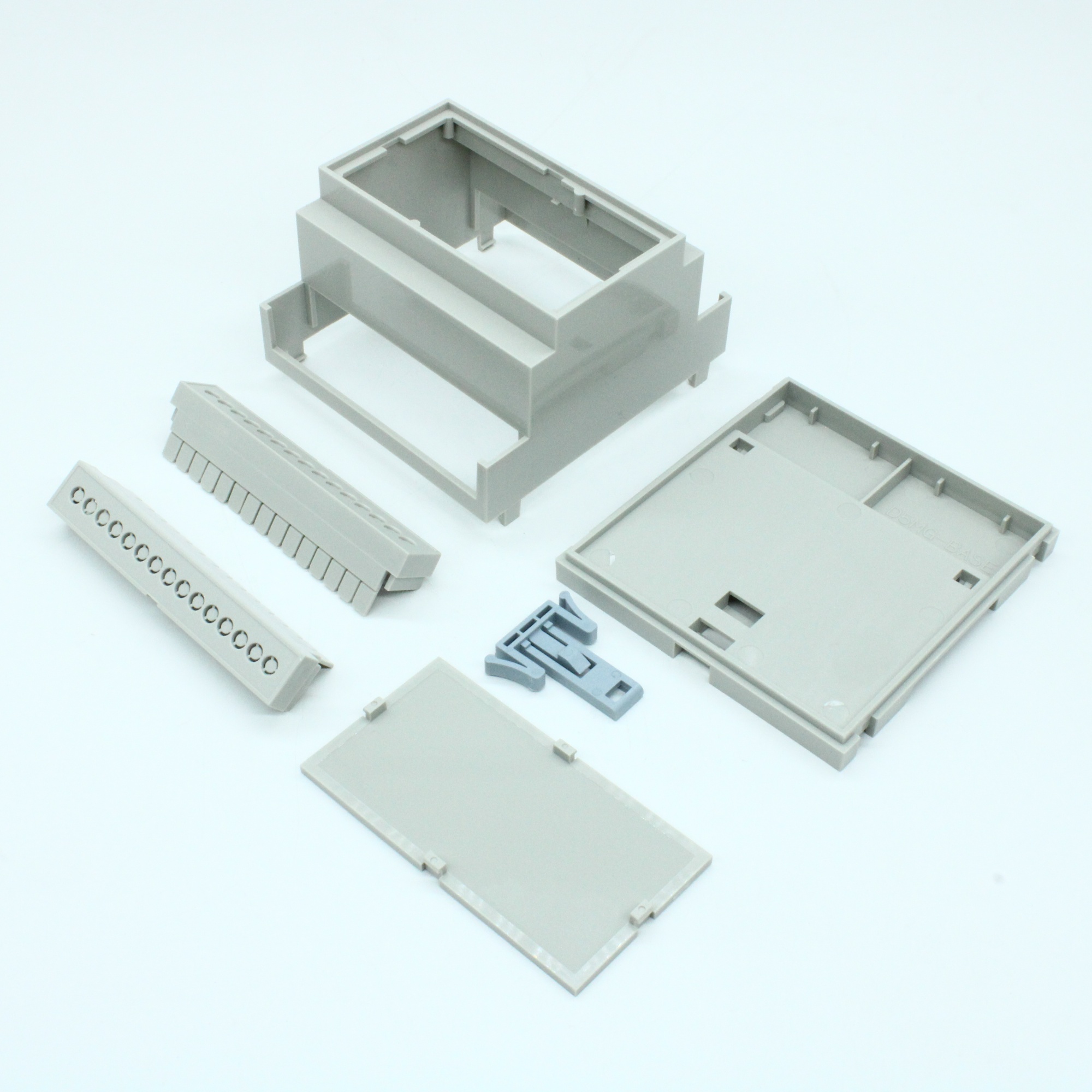 D5MG - Пластиковый корпус на DIN рейку, светло-серый