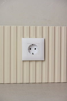 SKANDY Розетка с заземлением без защитных шторок 16А SK-R05W арктический белый IEK SK-R11-16-K01