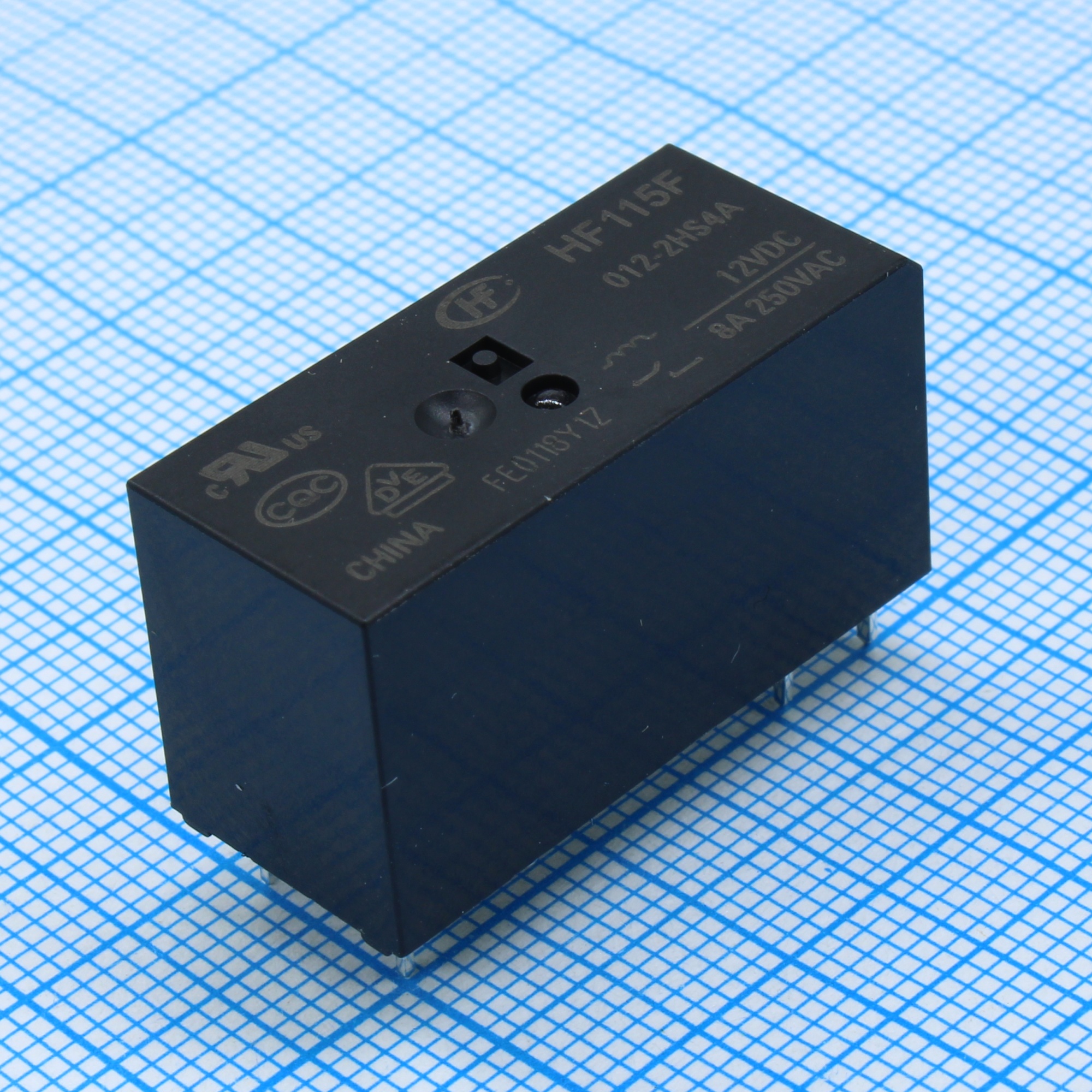 HF115F/012-2HS4A - Реле силовое 16А два контакта на замыкание катушка 12В монтаж в отверстие