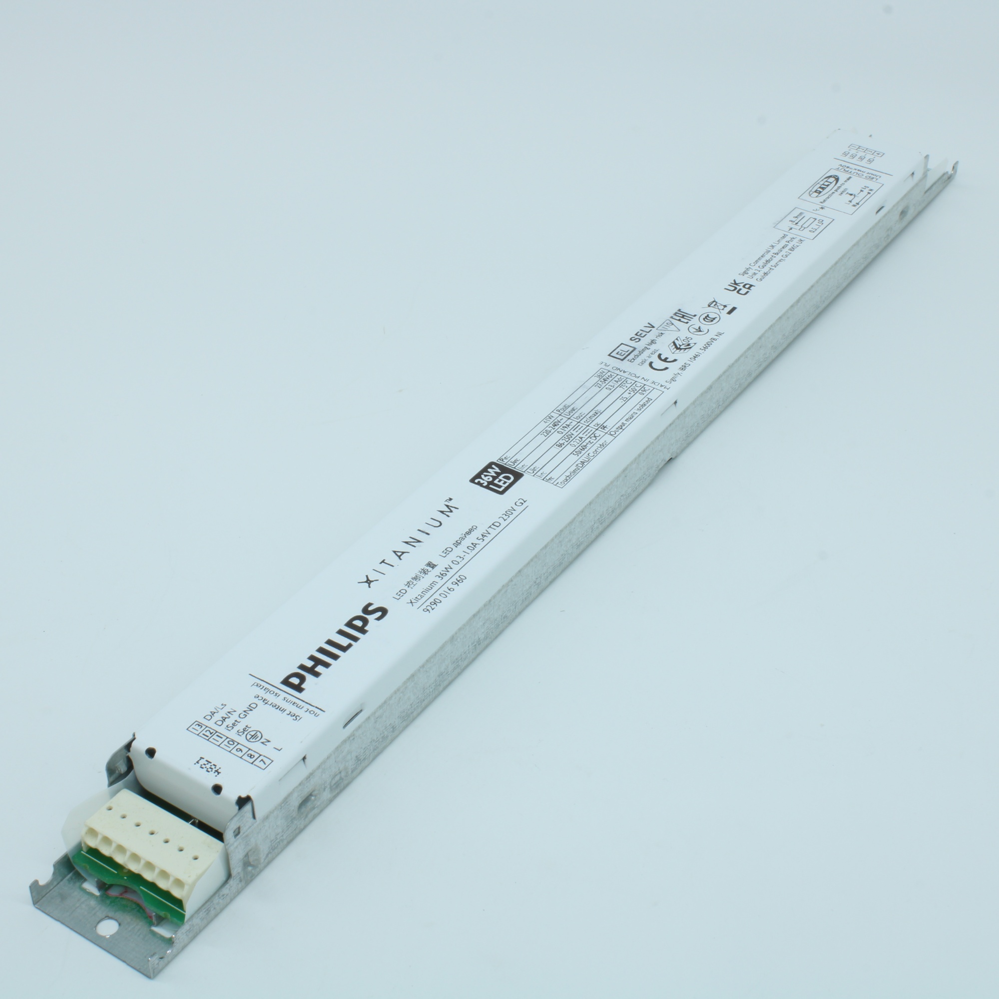 XITANIUM 36W 0.3-1.0A 54V TD 230V G2 - AC-DC, 36Вт, вход 198…264В AC, 47…66Гц/168…275 DC, ККМ, выход в режиме пост. мощности 27…54В/300…1000мА, изоляция 2kV, в кожухе 360х30х21, -25…+75°С (корпус), димминг по DALI