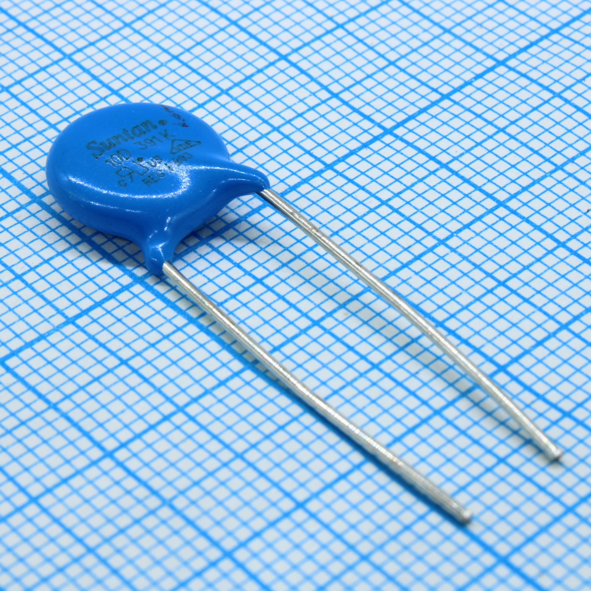 TSV10D391K - Варистор 250Vac/320Vdc, 2500A, 390V(1mA), радиальные выводы, россыпь