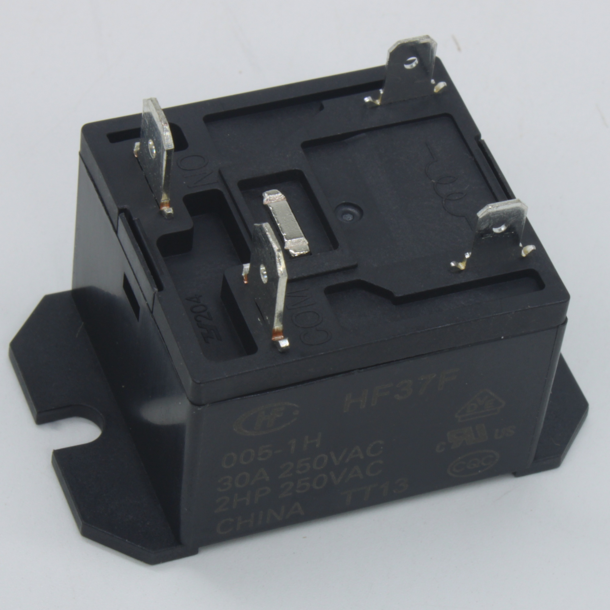 HF37F/005-1H - Реле силовое миниатюрное 30А один контакт на замыкание катушка 5В