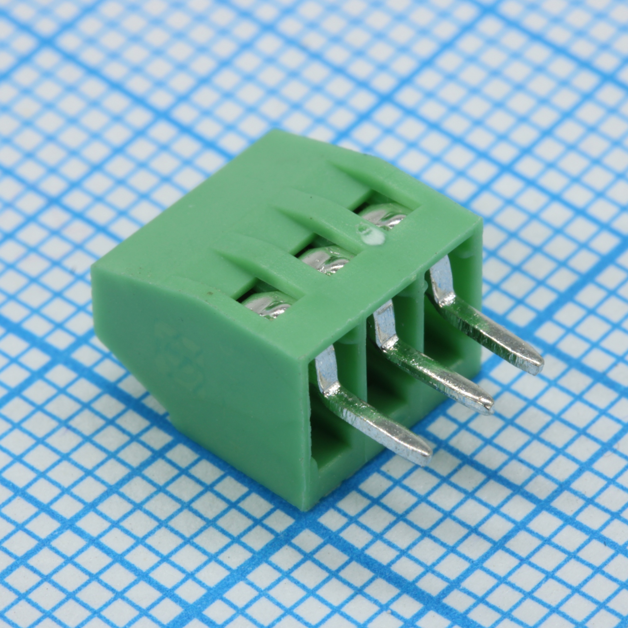 GT308-2.54-03P-14-00 - Винтовой клеммный блок c рельефной обоймой, 3 контакта. Серия GT308-2.54