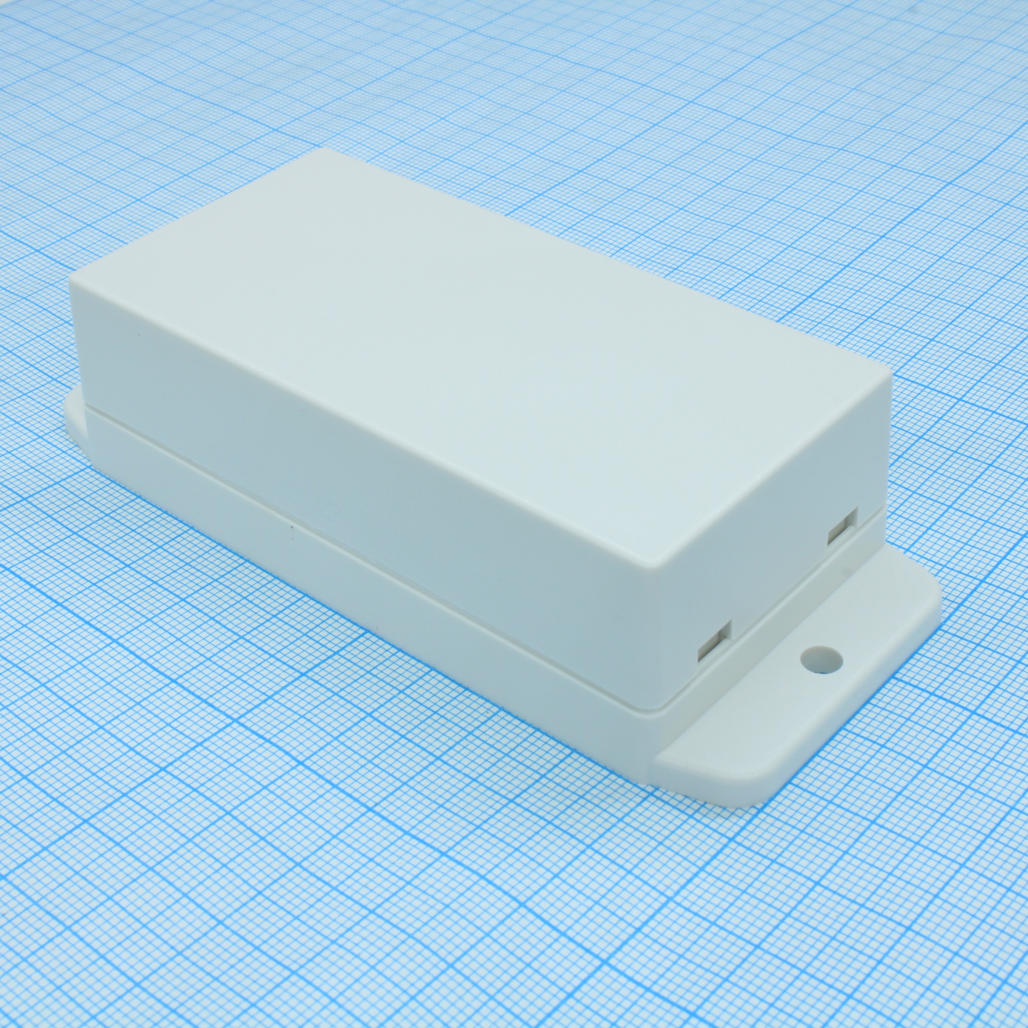 NUB904527WH - Пластиковый корпус белого цвета из высокопрочного пластика с фланцами