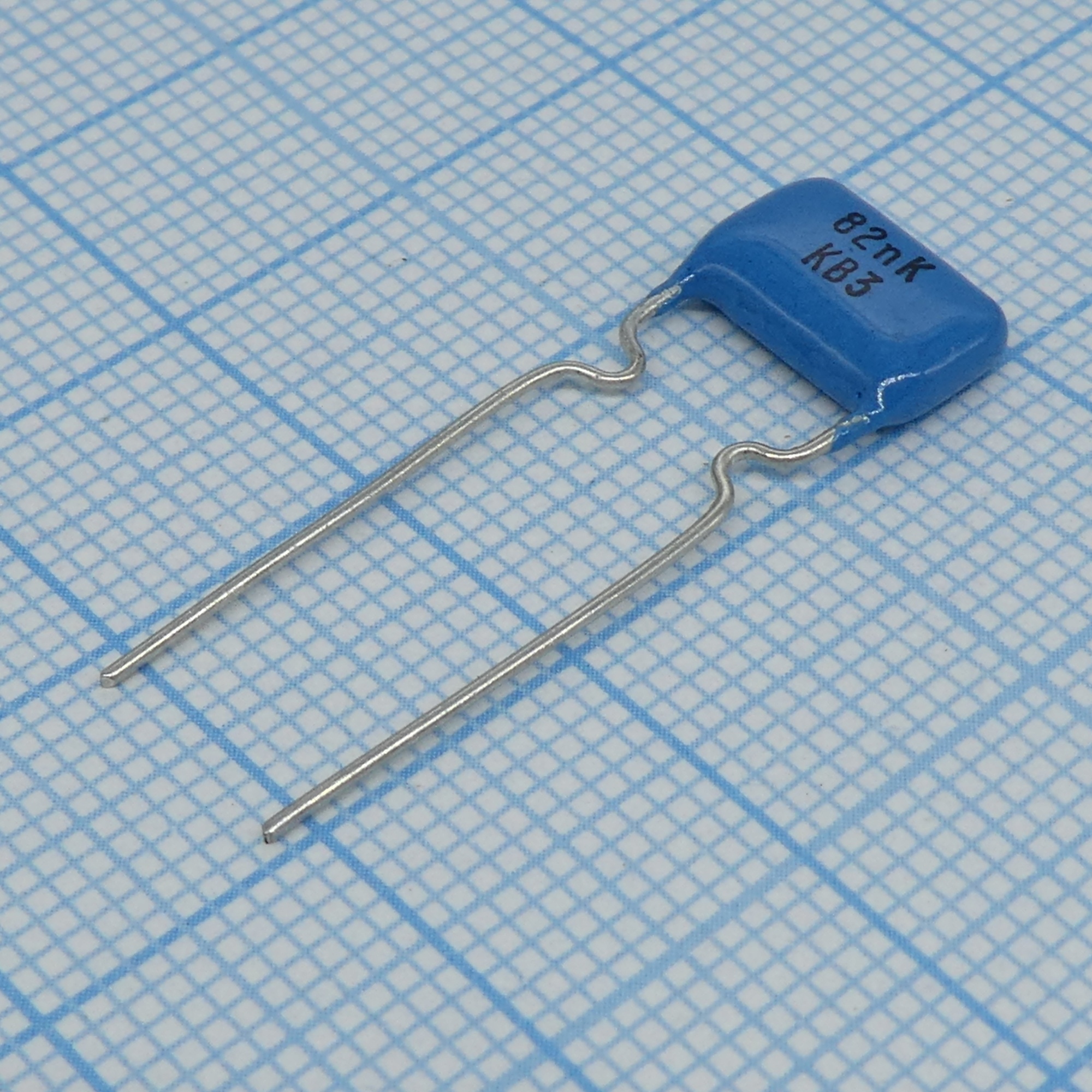 К73-17-63-0.082  10% - Конденсатор металлопленочный полиэтилентерефталатный 63В 0.082мкФ ±10%