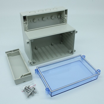 DC003CBUNO - Двухсекционный корпус IP65 с прозрачной синей крышкой на винтах, база ABS светло-серая, крышка из поликарбоната