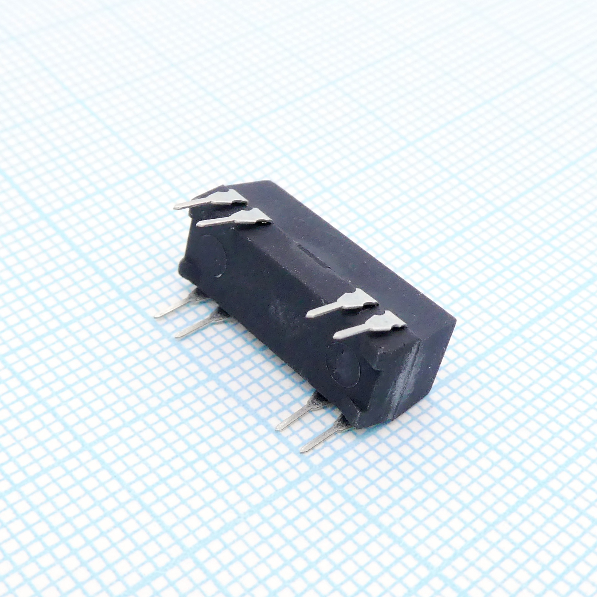 DIP05-1A72-12D - герконовое DIP, 5VDC, 1А, 1замыкание. с диодом между 2 и 6 выводами (2-ой вывод - положительный)