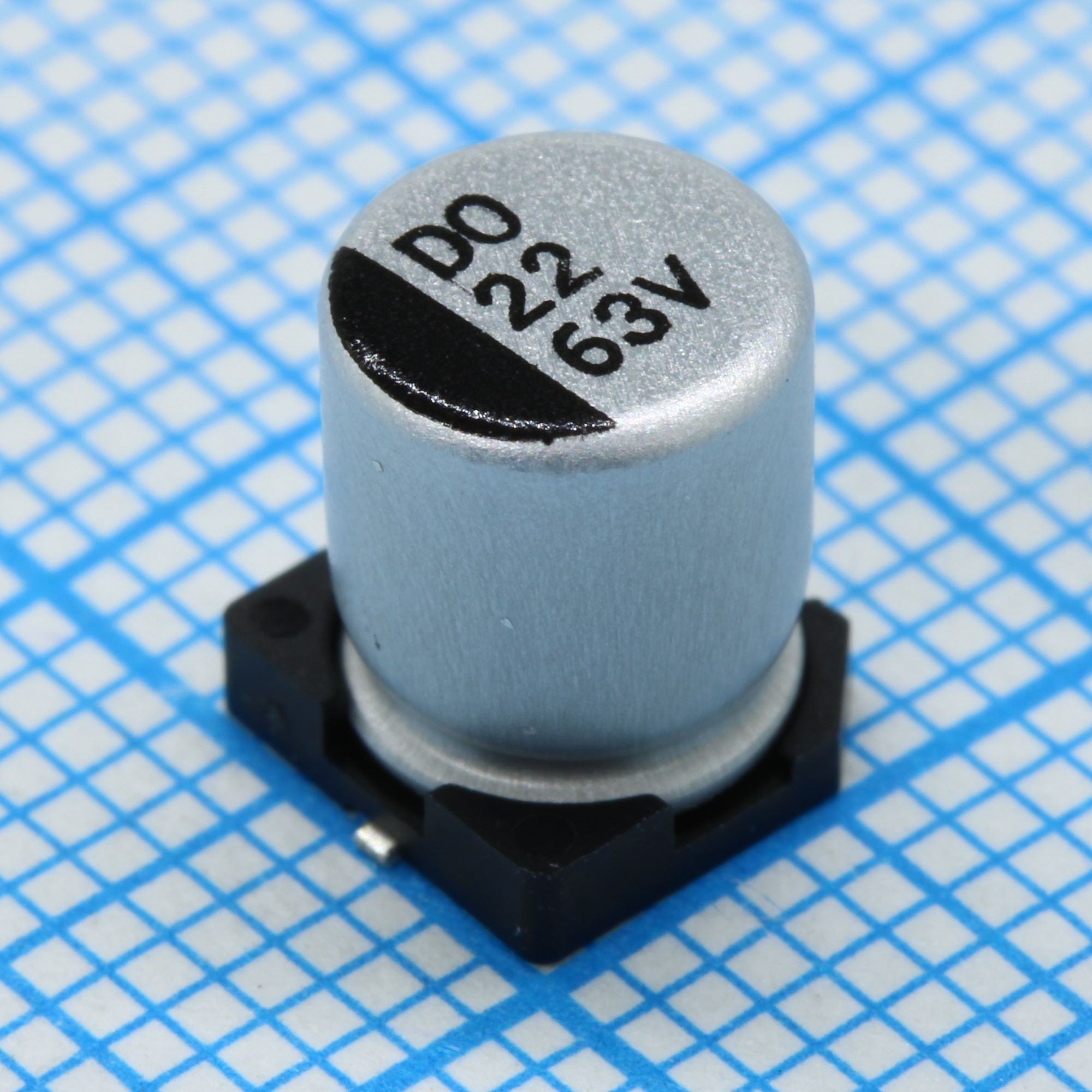 CD063M220E7DPKKKV00R - Конденсатор алюминиевый электролитический 22мкФ 63В ±20% (6.3 X 7.7мм) для поверхностного монтажа 1.4Ом 185мА 2000час 105°С лента на катушке